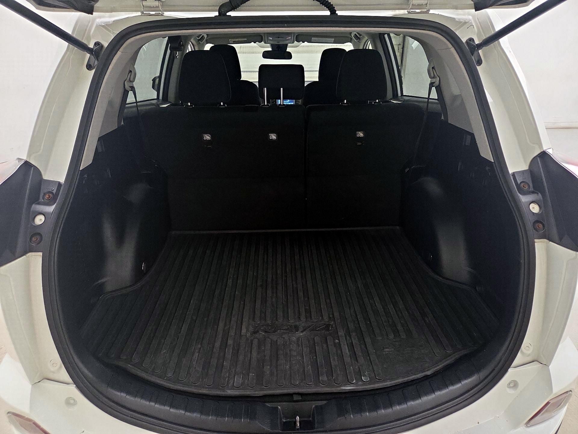 Thumbnail: 2017 Toyota RAV4 - 20
