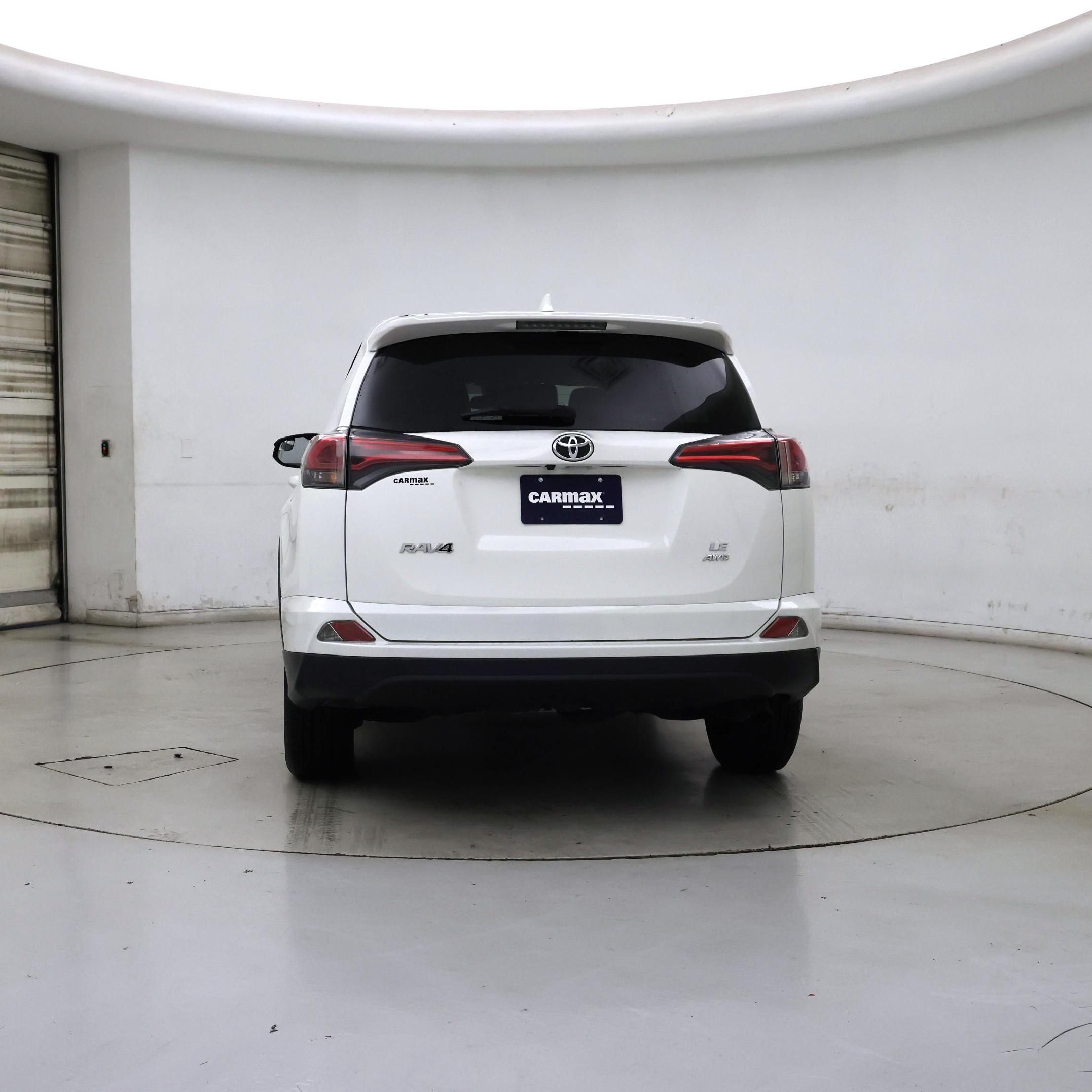 Thumbnail: 2017 Toyota RAV4 - 6