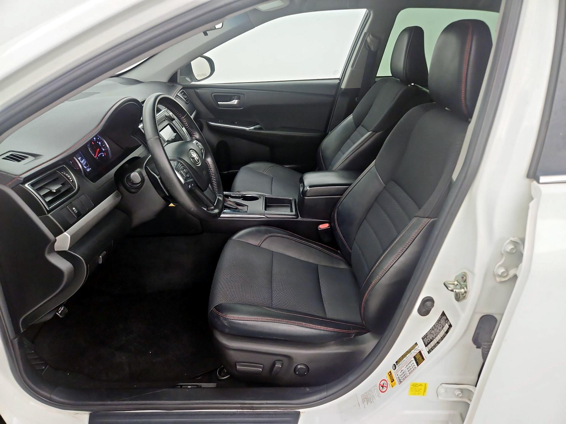 Thumbnail: 2016 Toyota Camry - 11