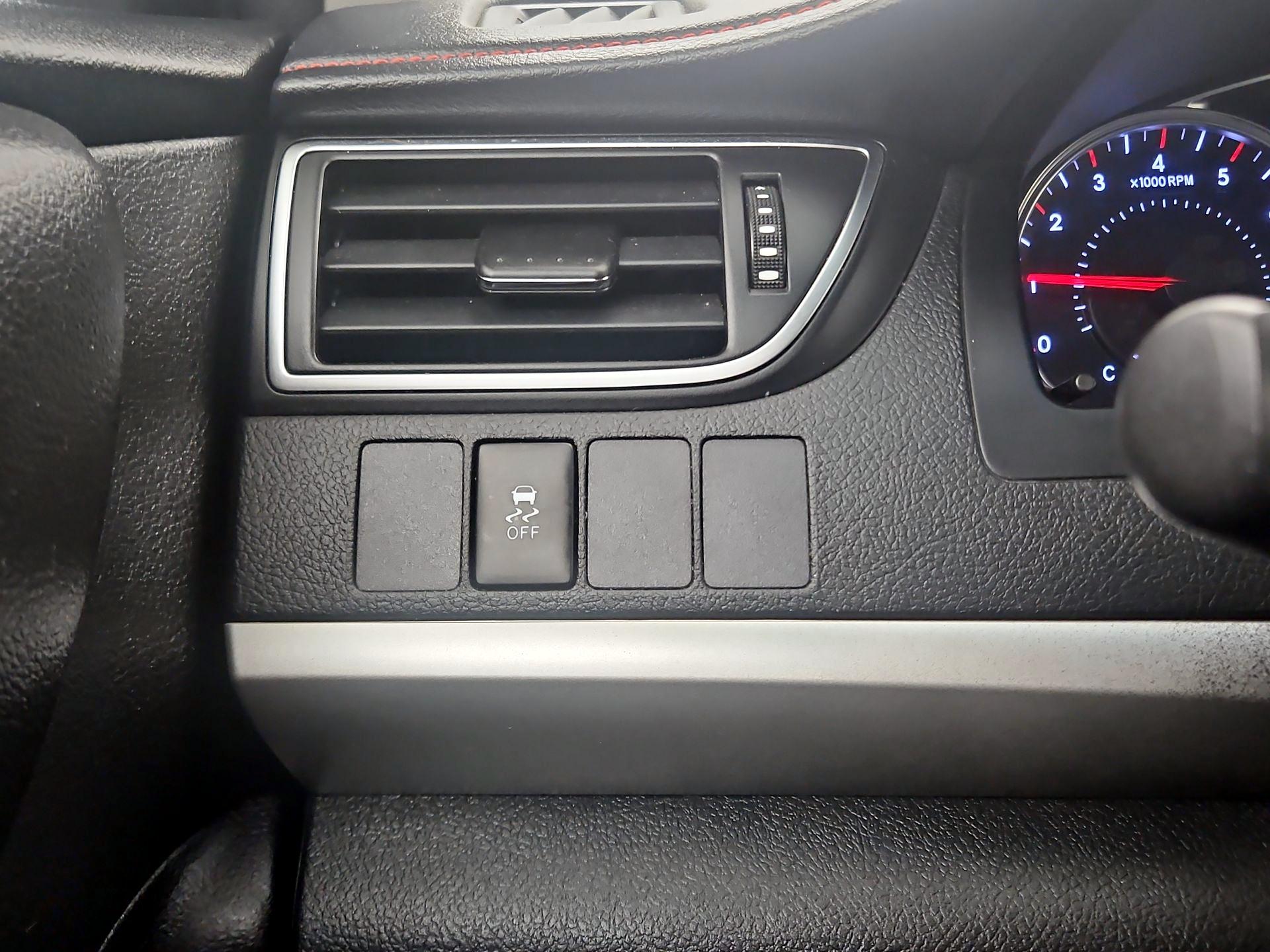 Thumbnail: 2016 Toyota Camry - 13
