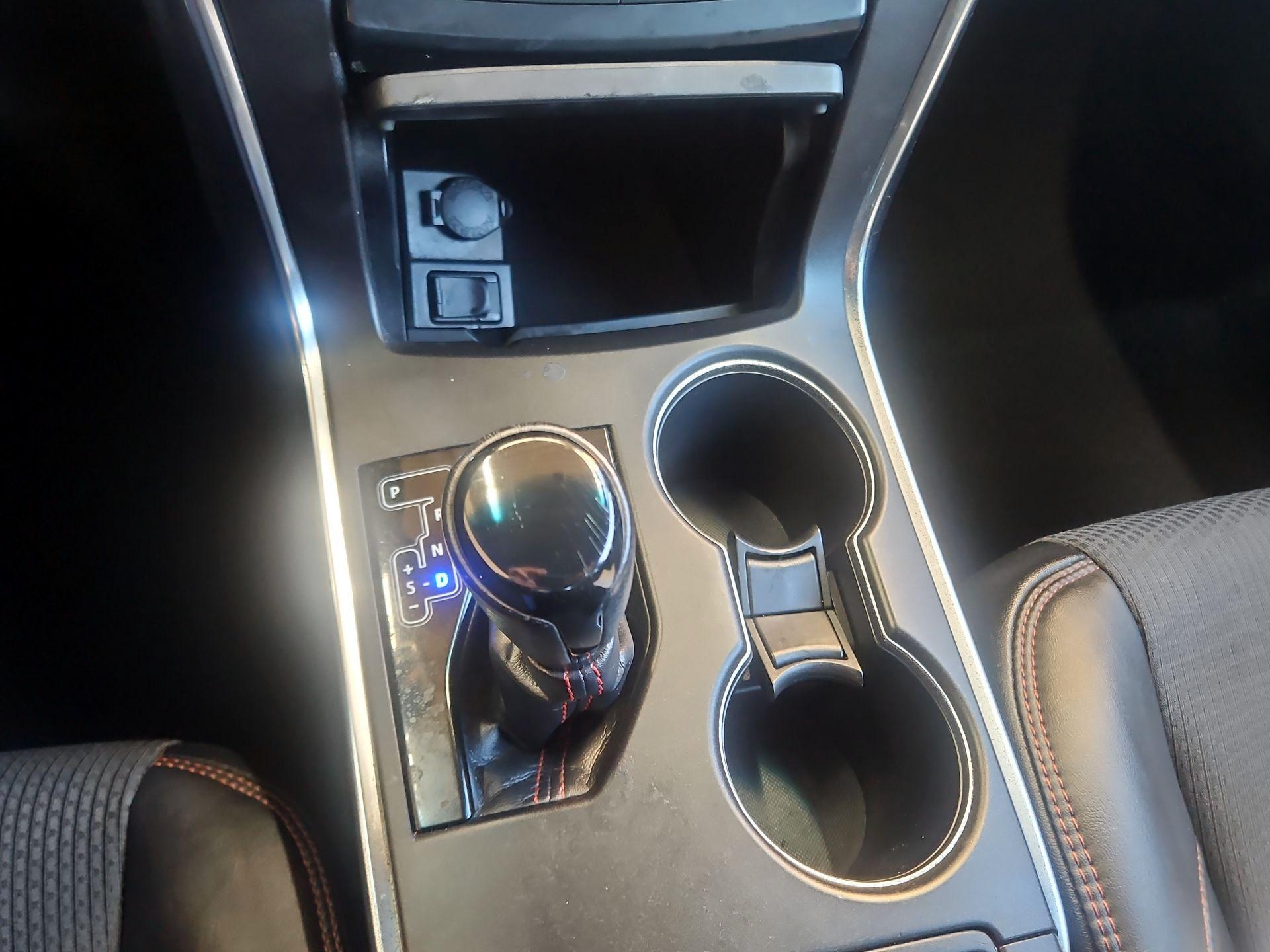 Thumbnail: 2016 Toyota Camry - 18