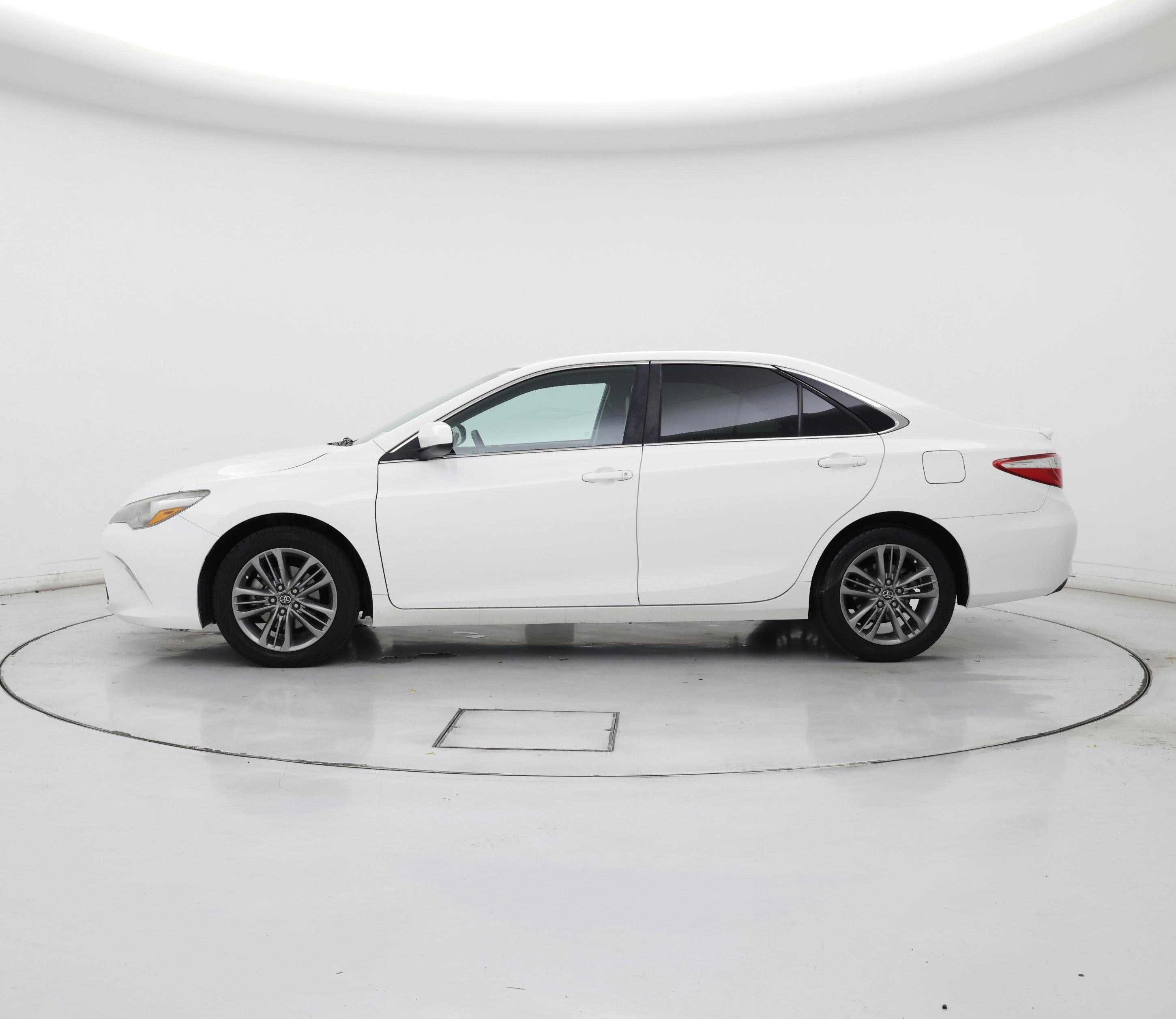 Thumbnail: 2016 Toyota Camry - 3
