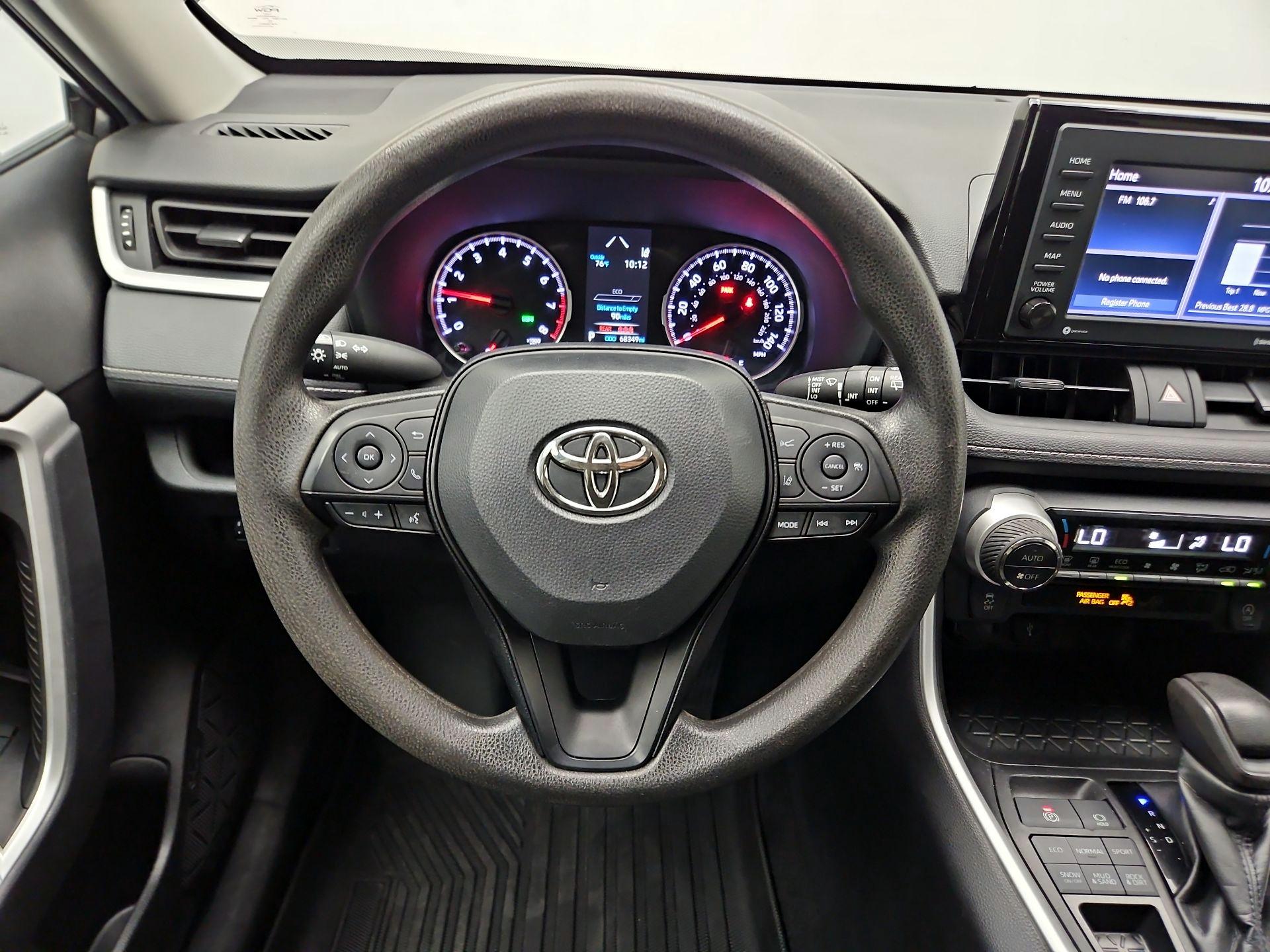 Thumbnail: 2022 Toyota RAV4 - 10