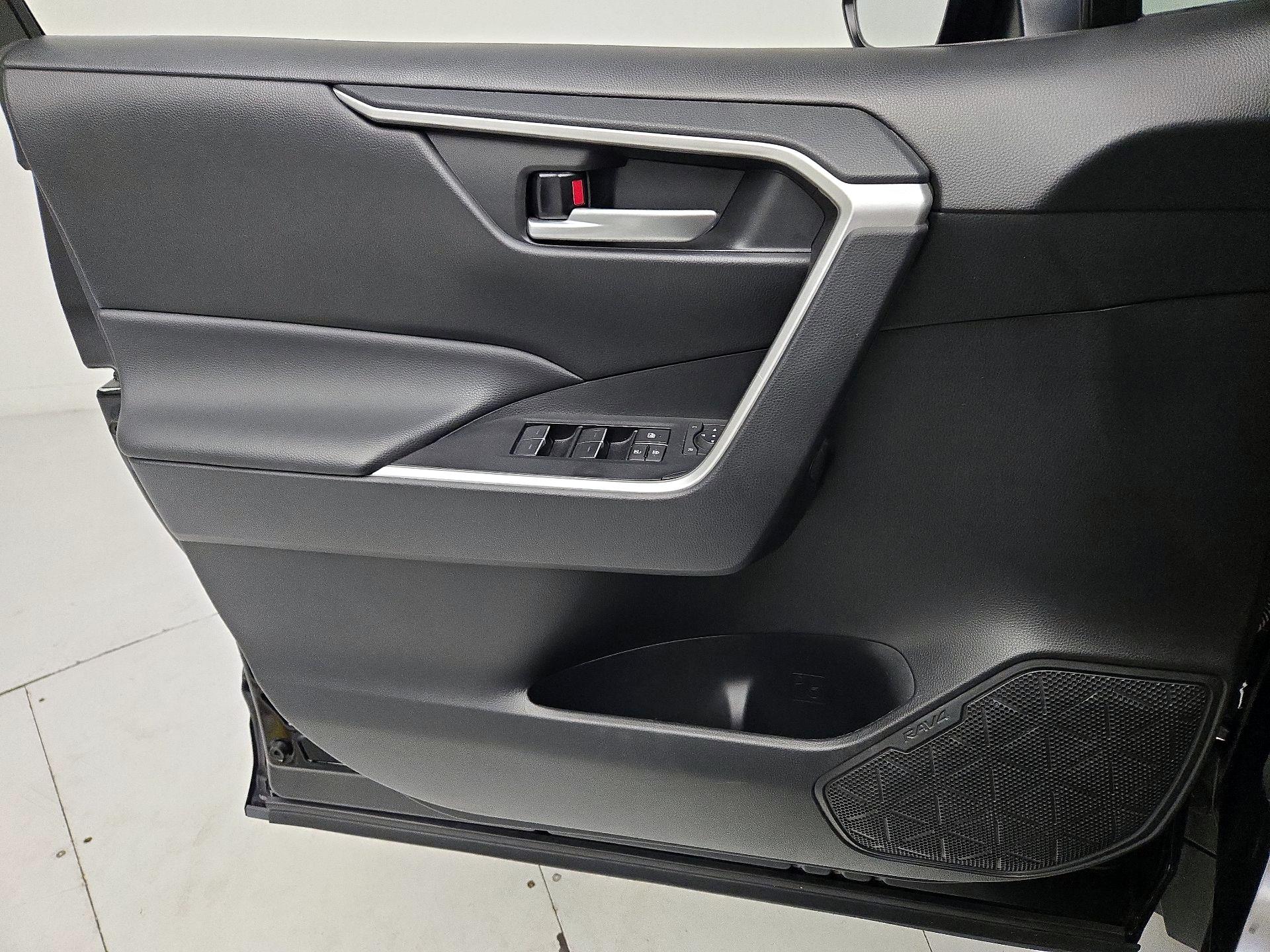 Thumbnail: 2023 Toyota RAV4 - 12