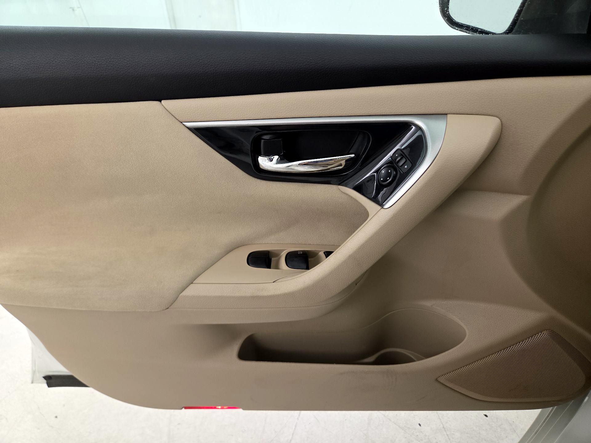 Thumbnail: 2014 Nissan Altima - 12