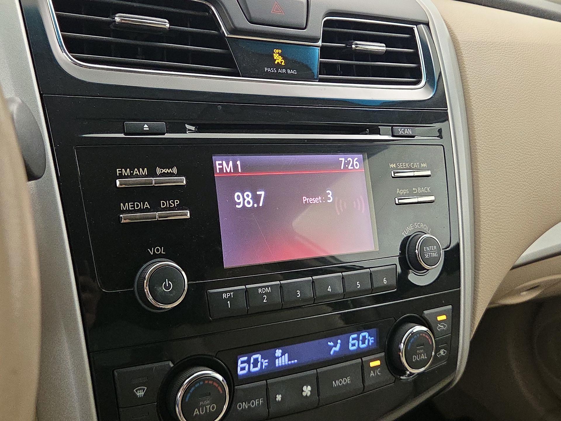Thumbnail: 2014 Nissan Altima - 15