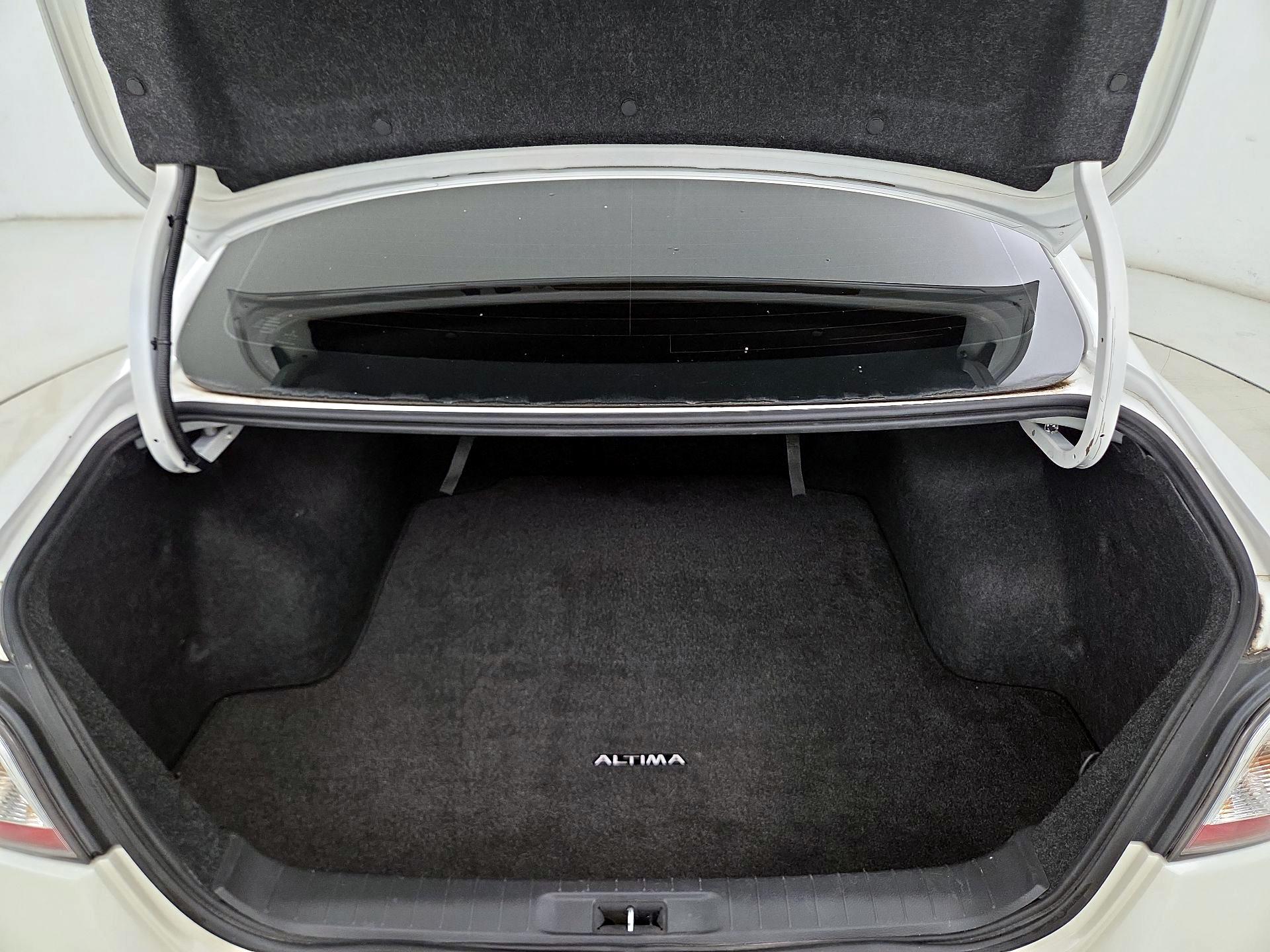 Thumbnail: 2014 Nissan Altima - 20