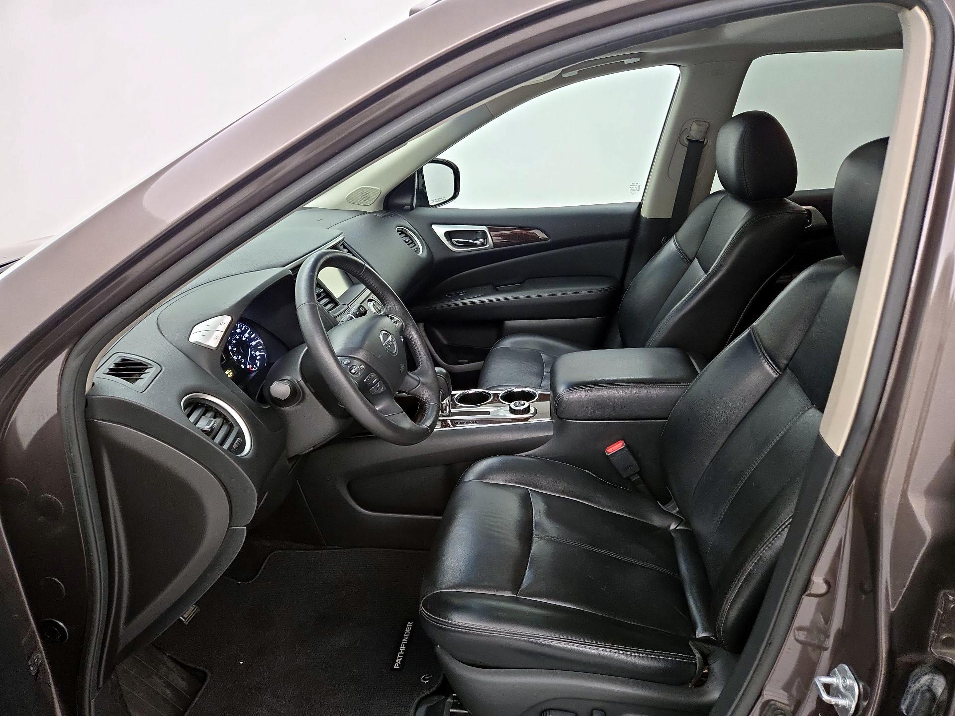 Thumbnail: 2015 Nissan Pathfinder - 11
