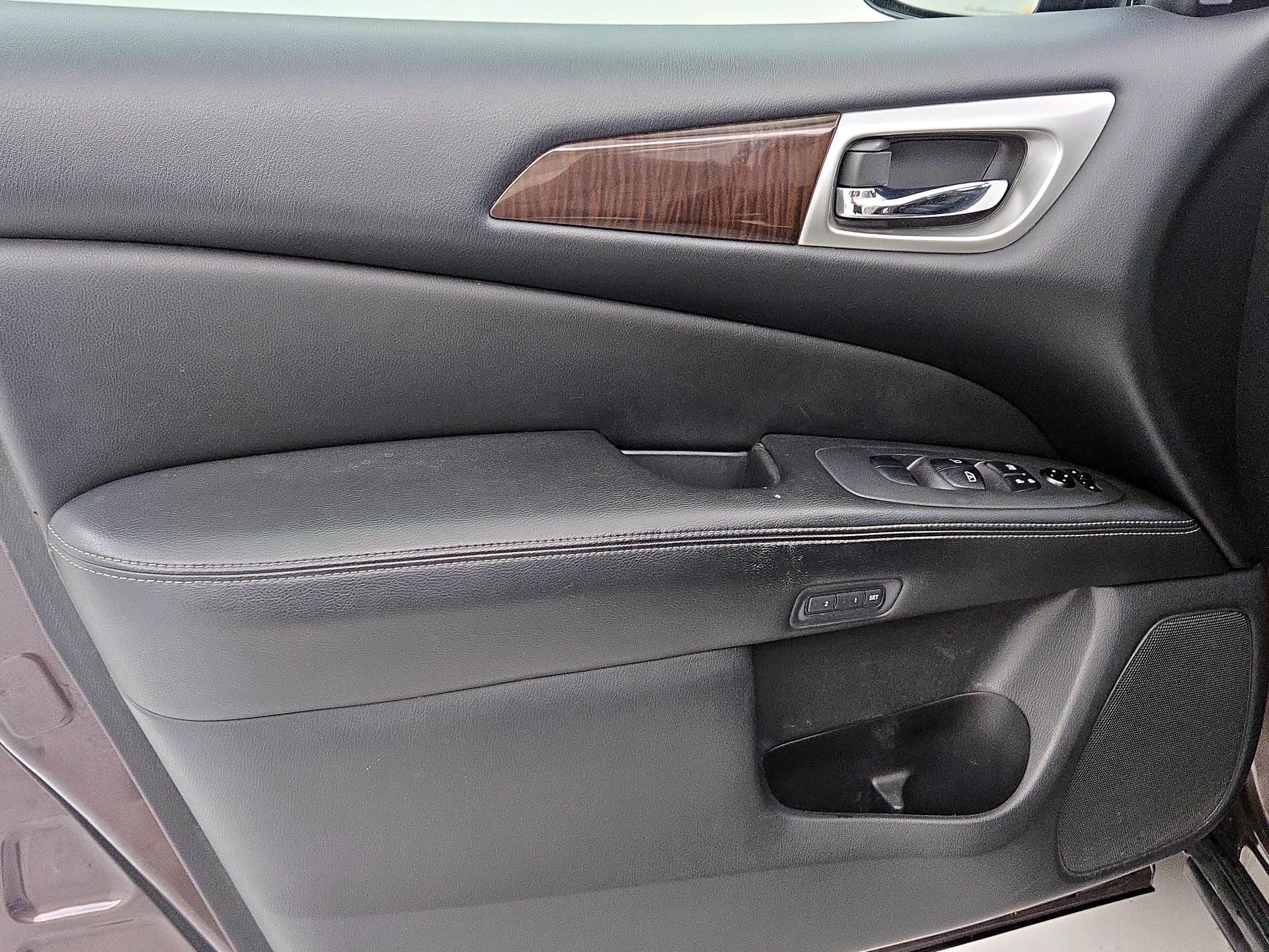 Thumbnail: 2015 Nissan Pathfinder - 12