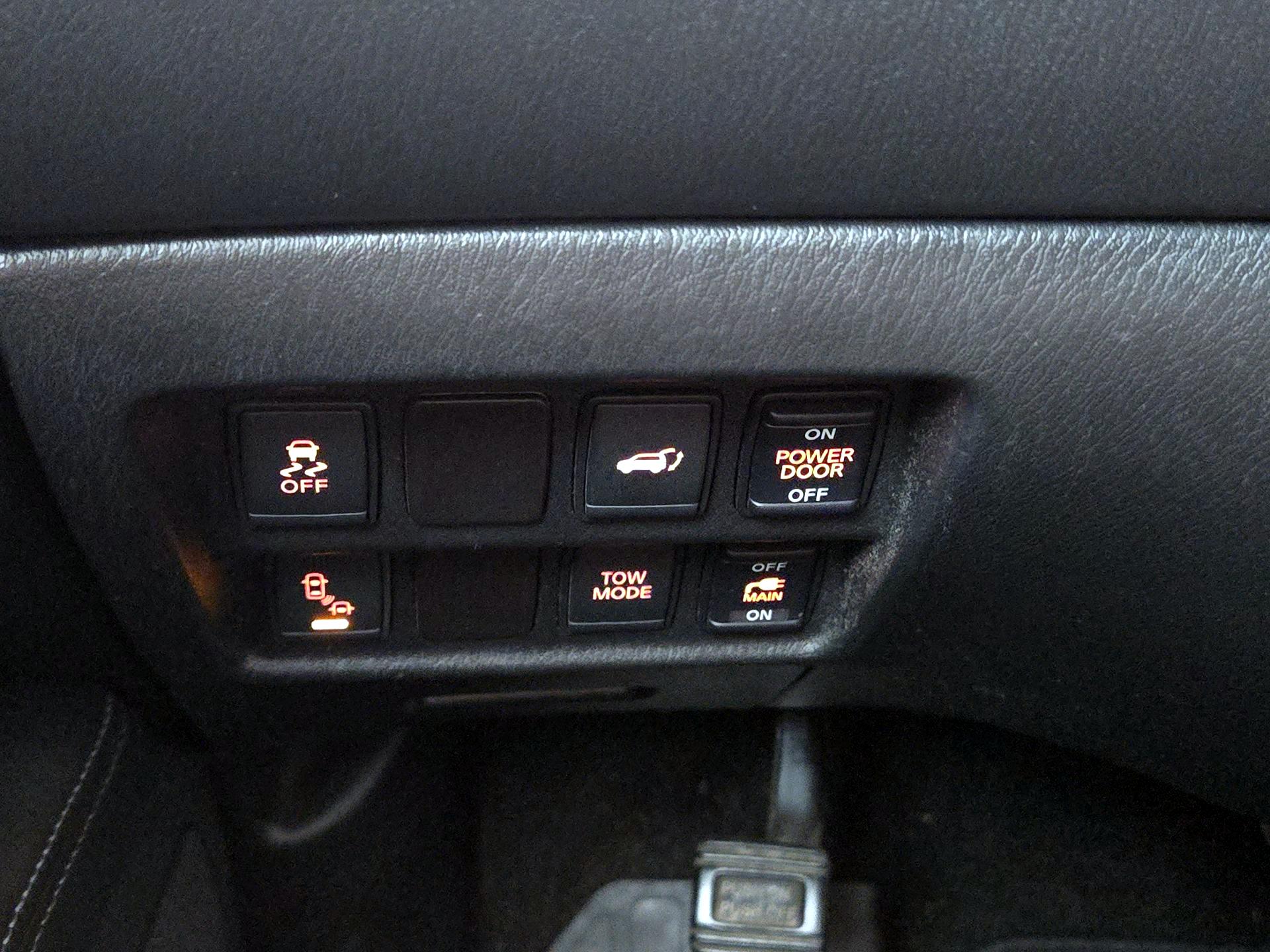 Thumbnail: 2015 Nissan Pathfinder - 13