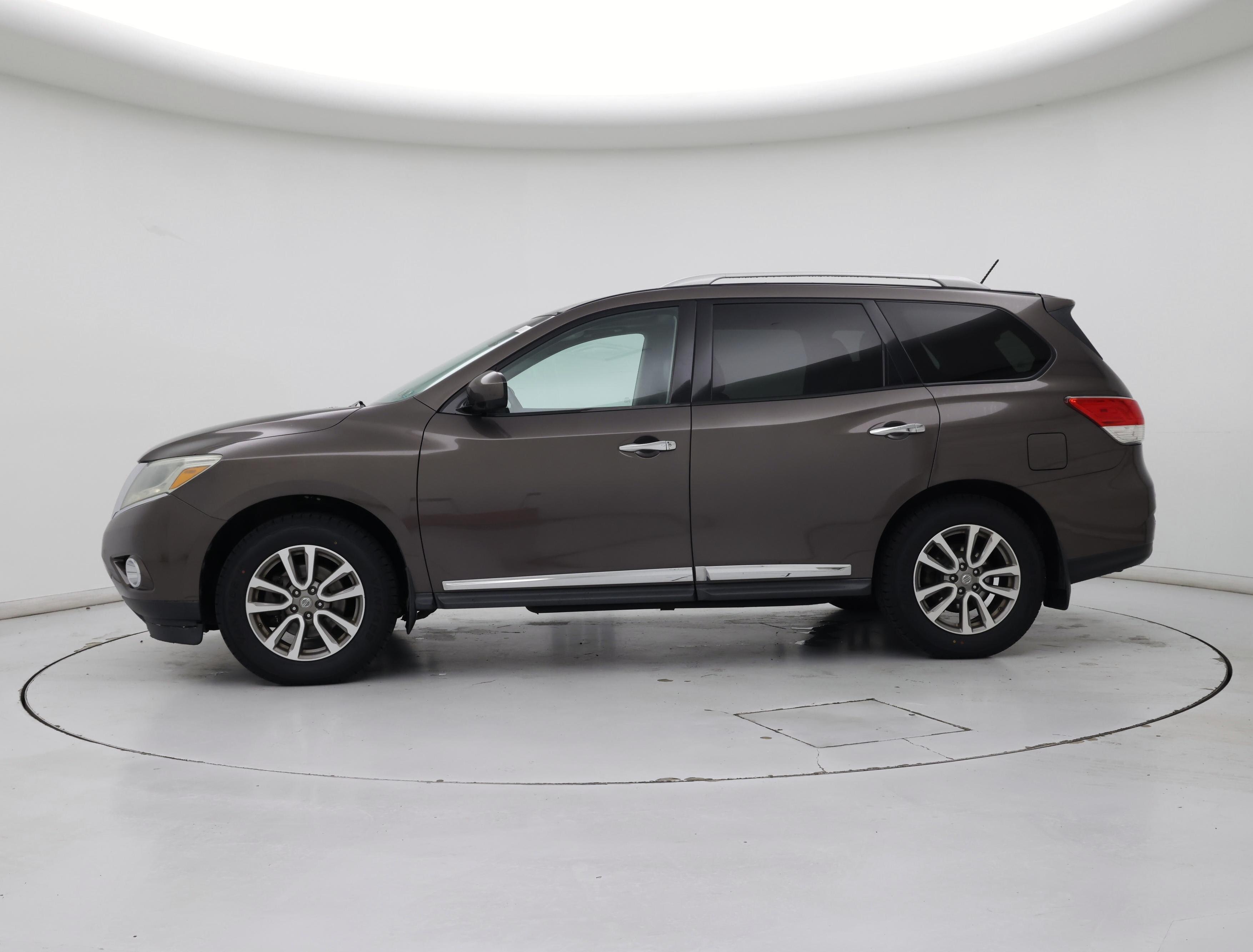 Thumbnail: 2015 Nissan Pathfinder - 3