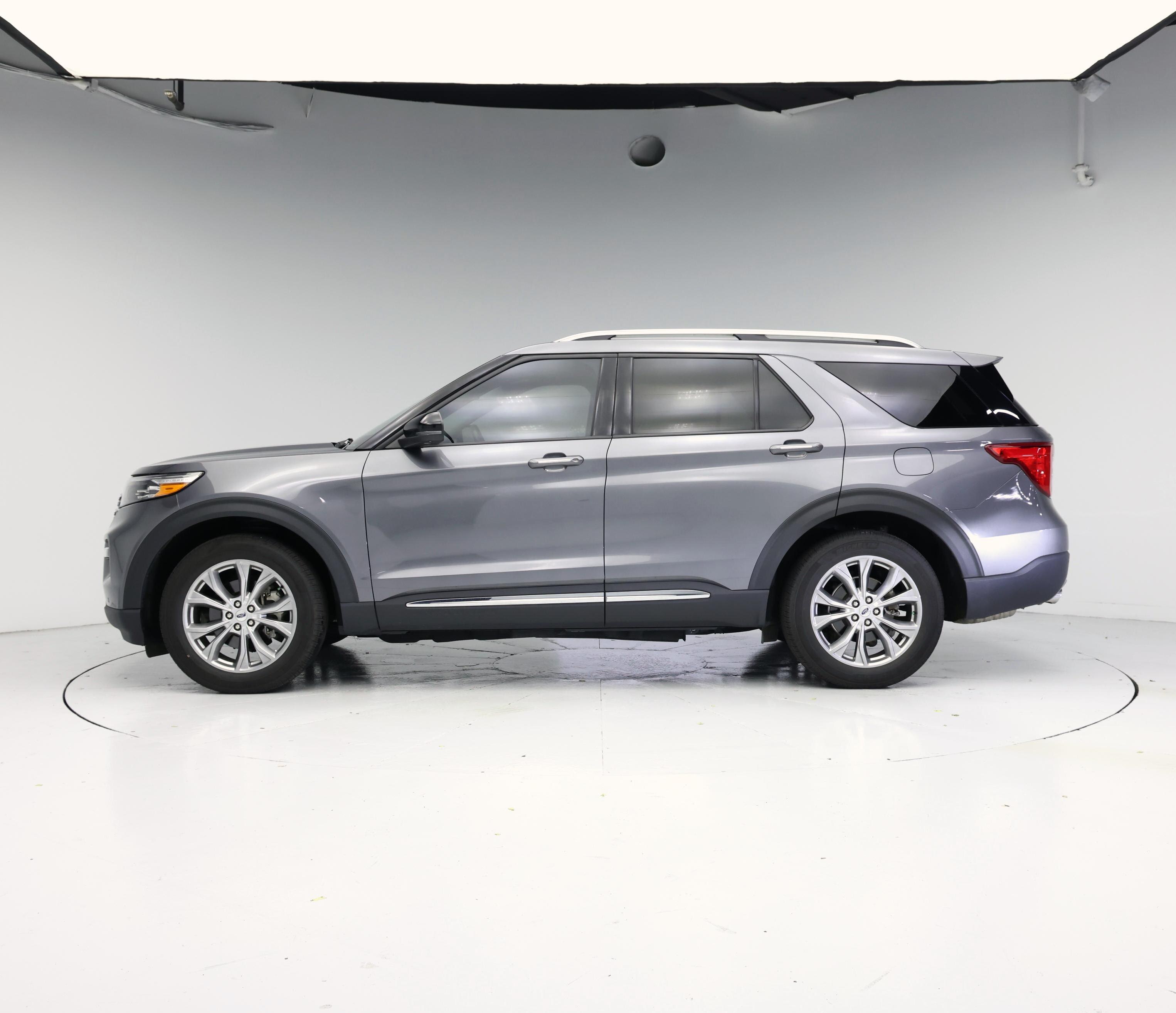 Thumbnail: 2022 Ford Explorer - 3
