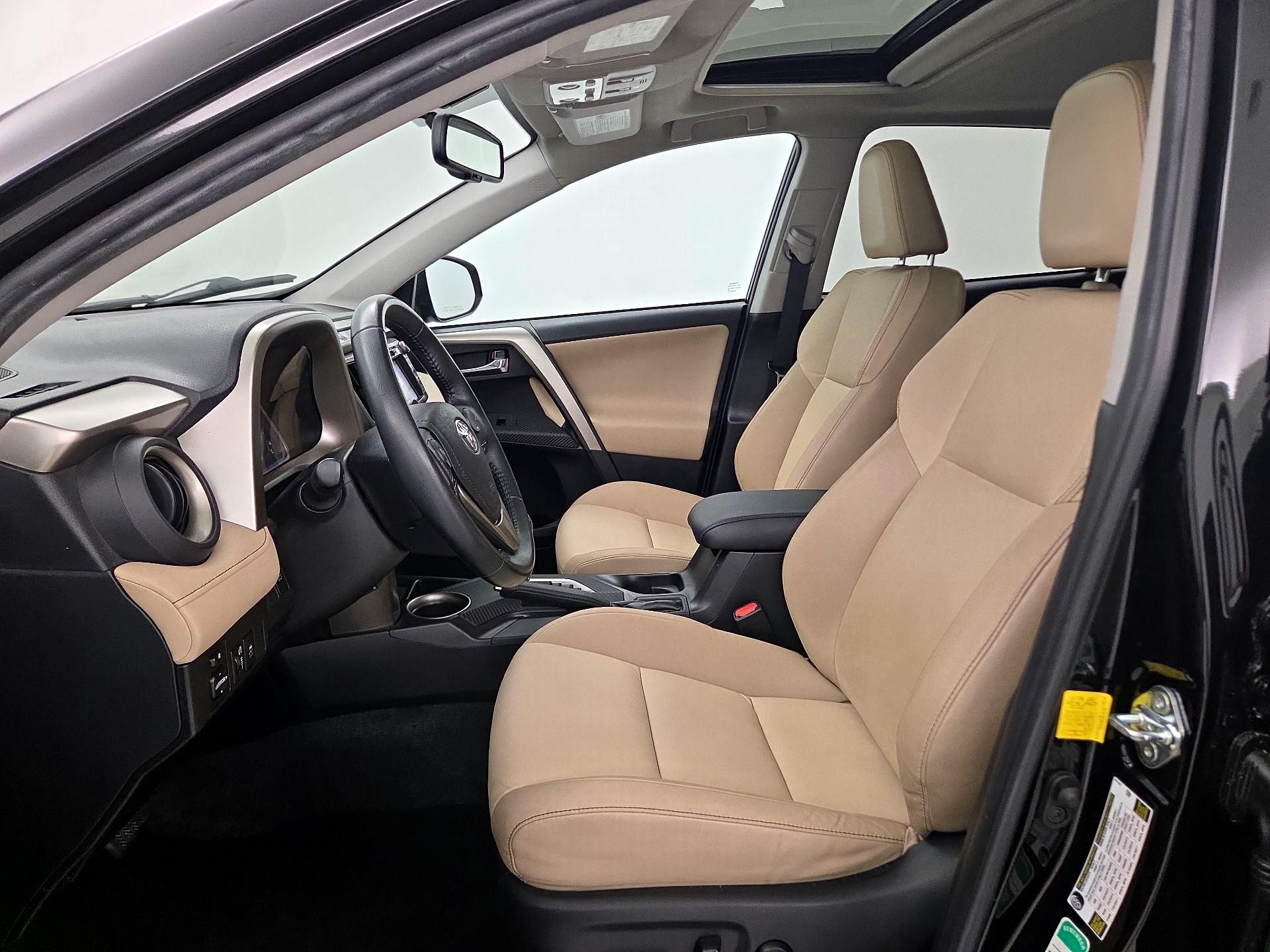 Thumbnail: 2015 Toyota RAV4 - 11