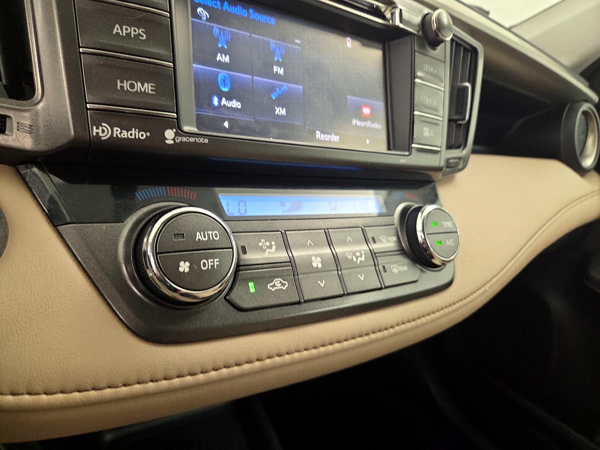 Thumbnail: 2015 Toyota RAV4 - 17