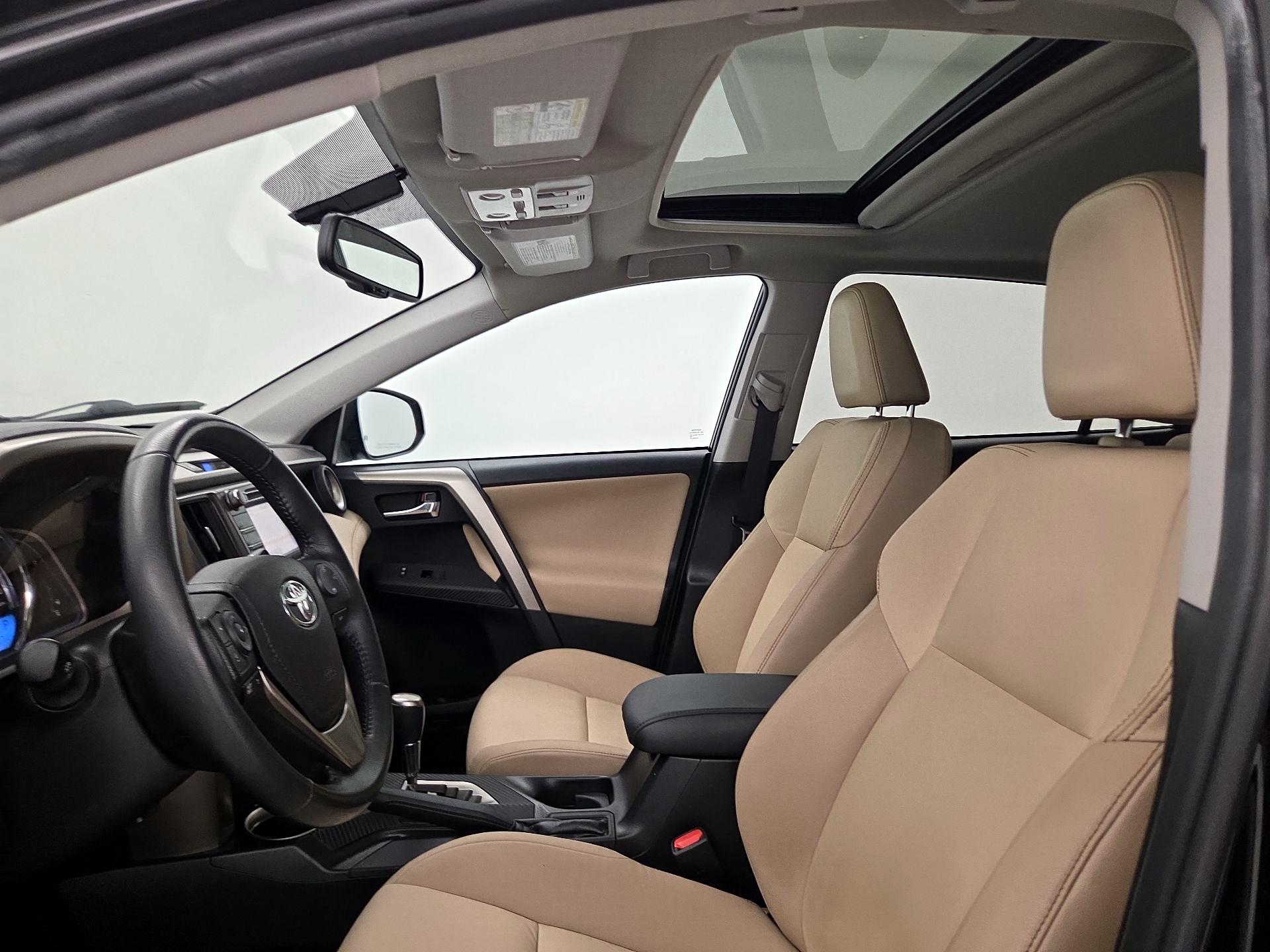 Thumbnail: 2015 Toyota RAV4 - 20