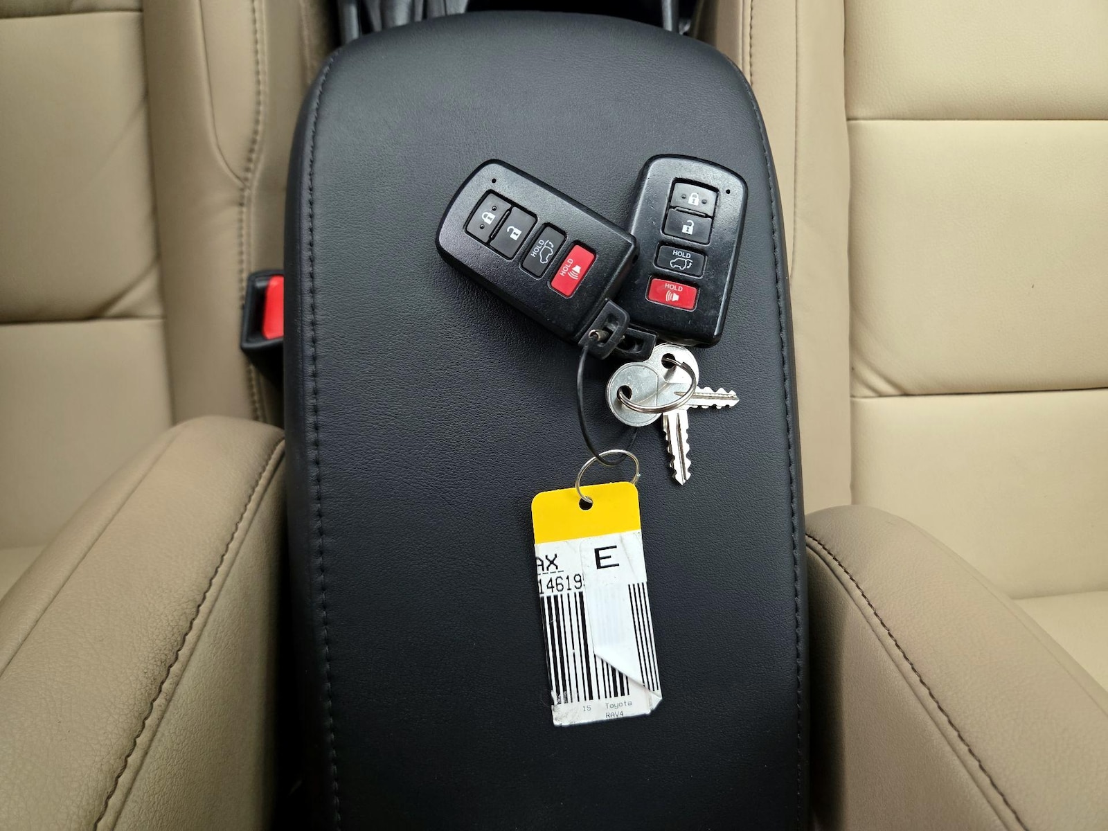 2015 Toyota RAV4 Limited - Photo 25