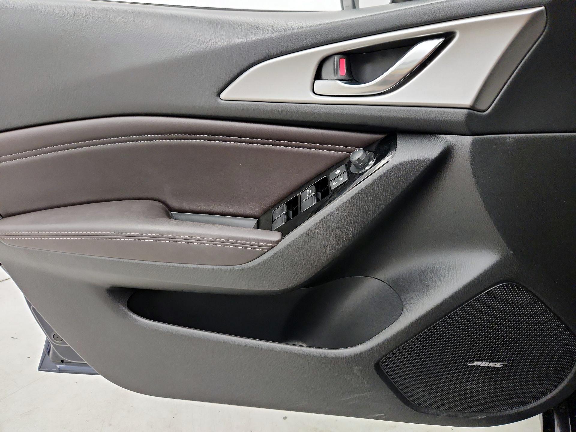 Thumbnail: 2017 Mazda Mazda3 - 12