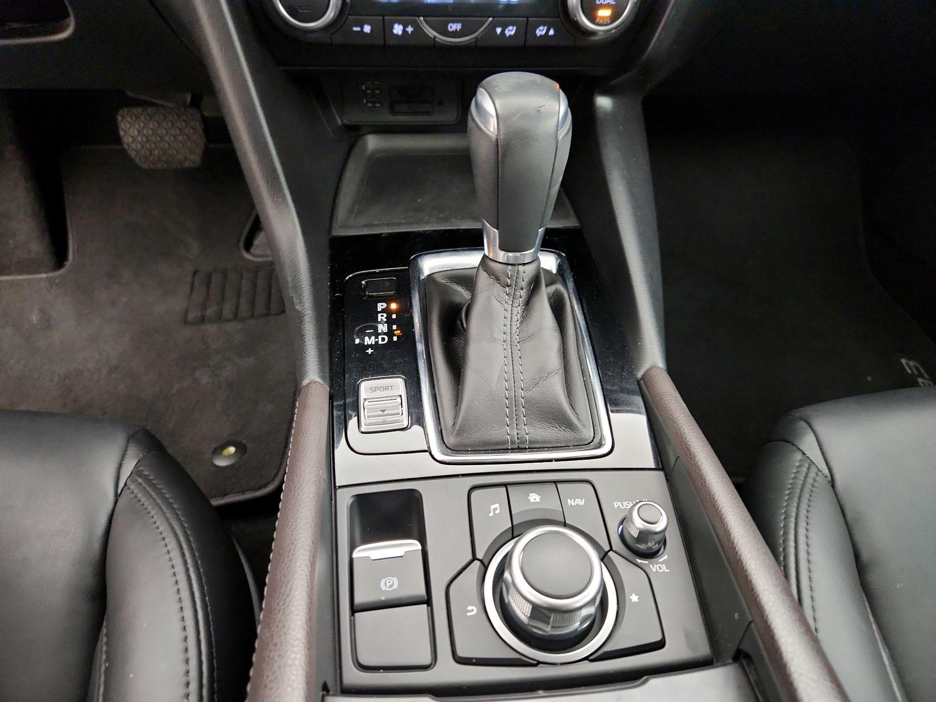 Thumbnail: 2017 Mazda Mazda3 - 17