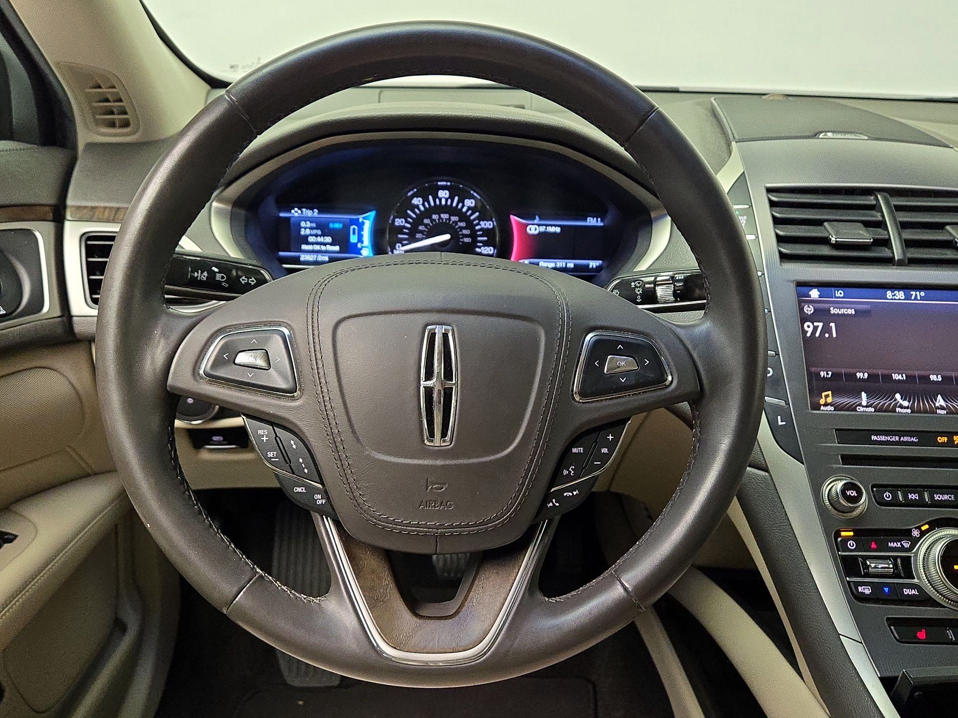 Thumbnail: 2017 Lincoln MKZ - 10