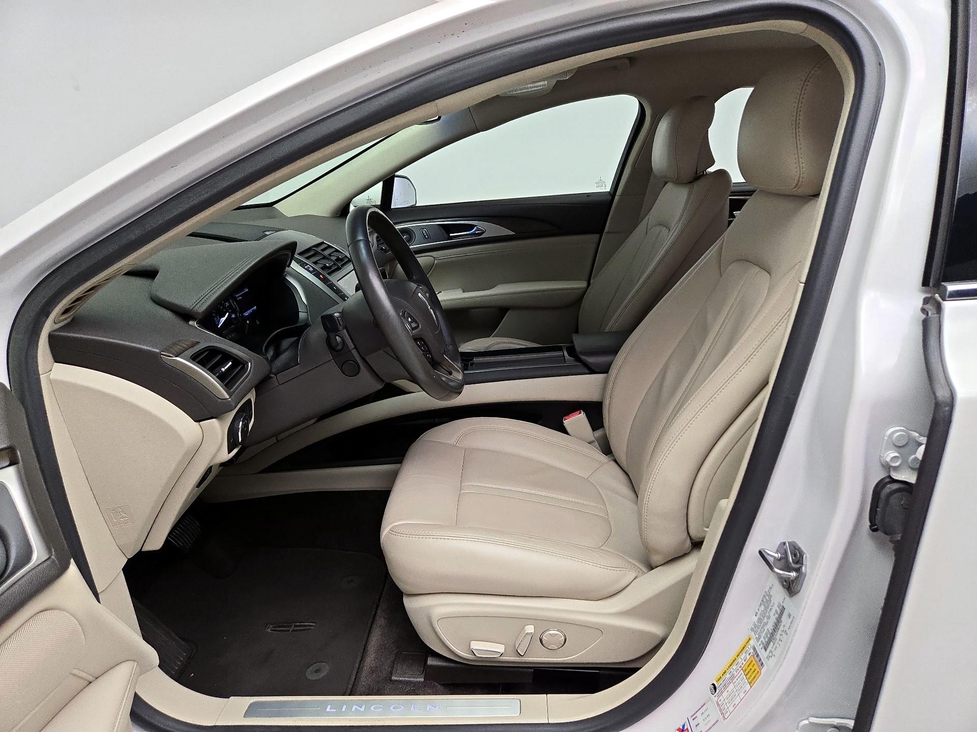Thumbnail: 2017 Lincoln MKZ - 11