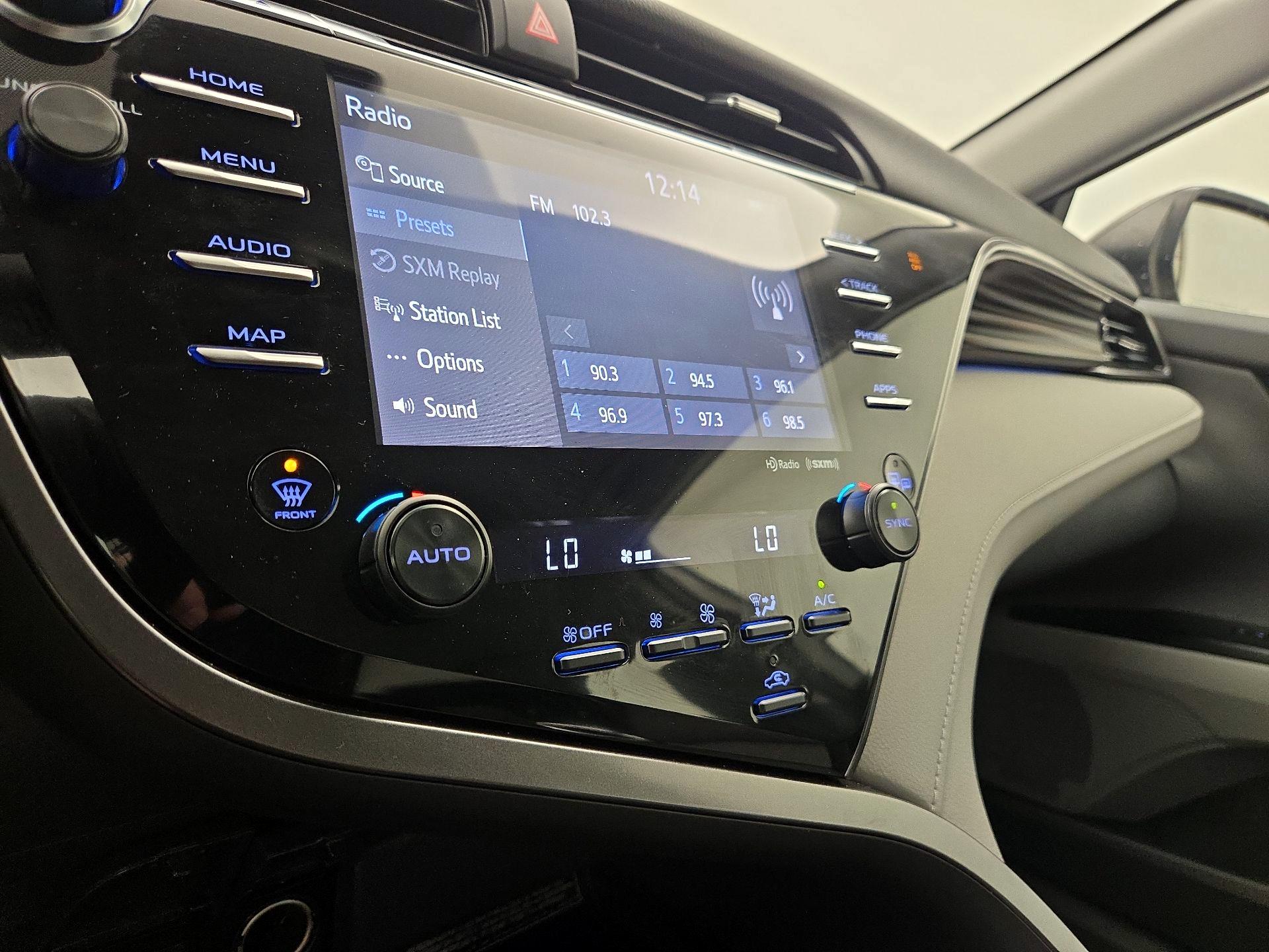Thumbnail: 2019 Toyota Camry - 16