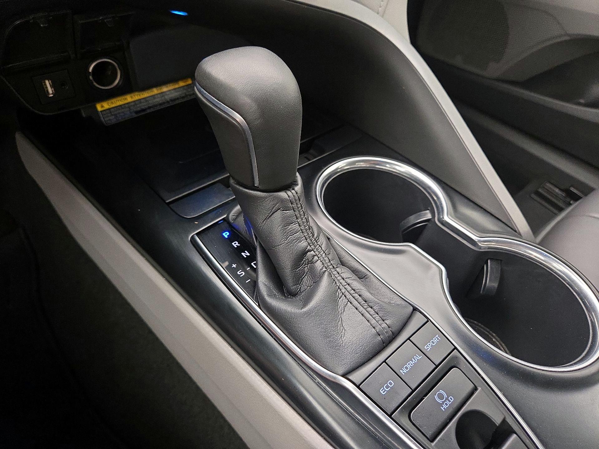 Thumbnail: 2019 Toyota Camry - 17