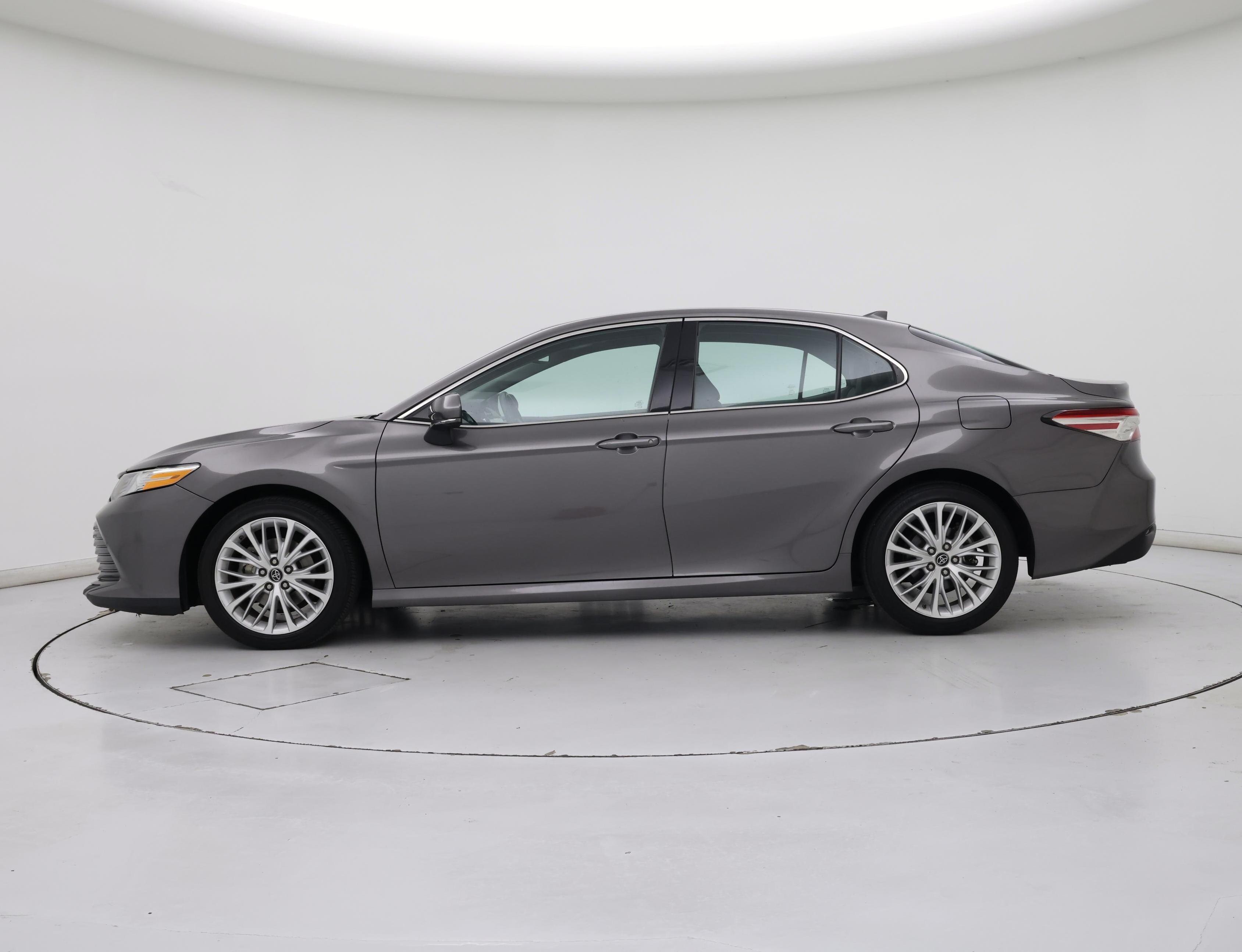 Thumbnail: 2019 Toyota Camry - 3