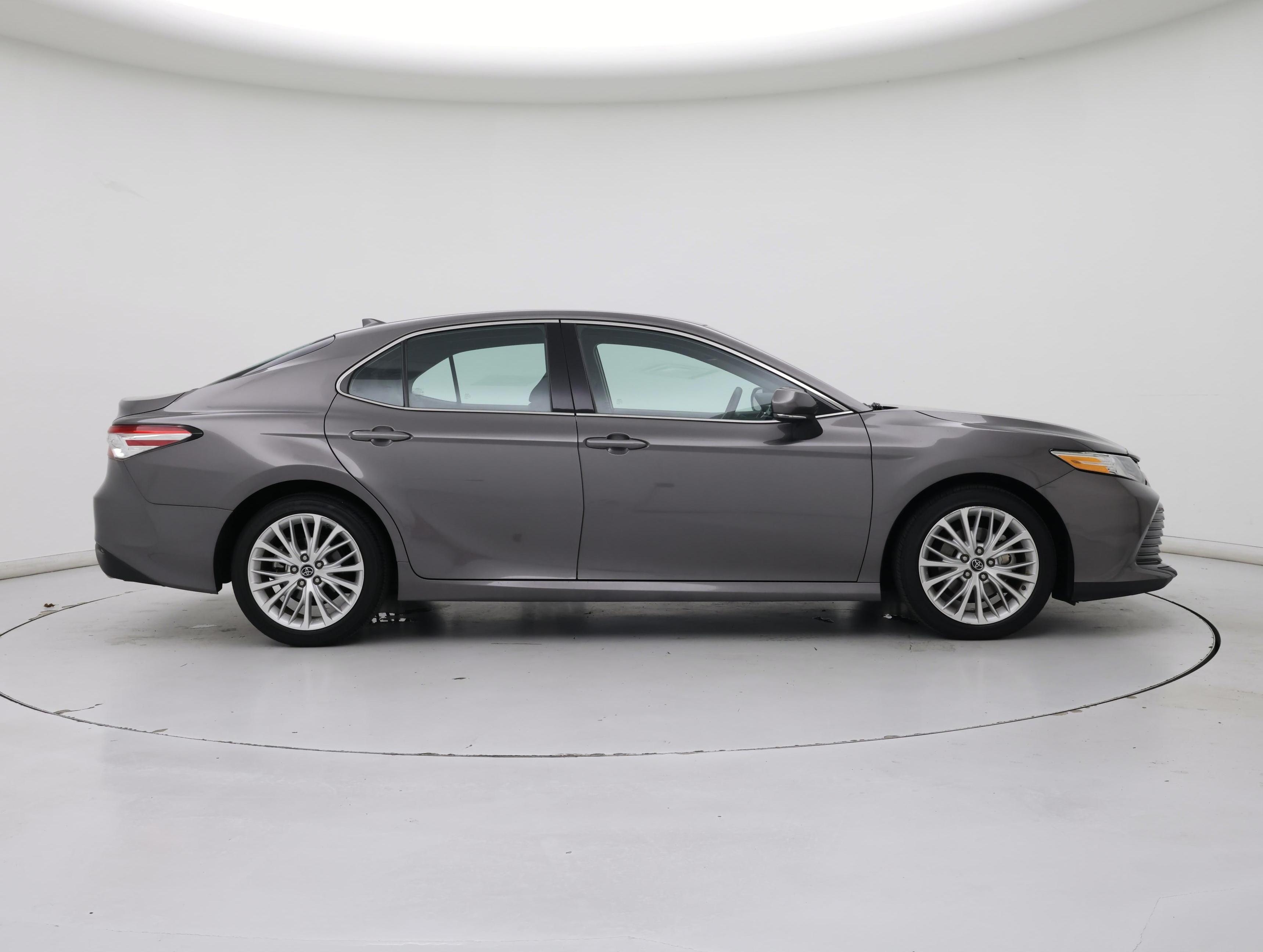 Thumbnail: 2019 Toyota Camry - 7