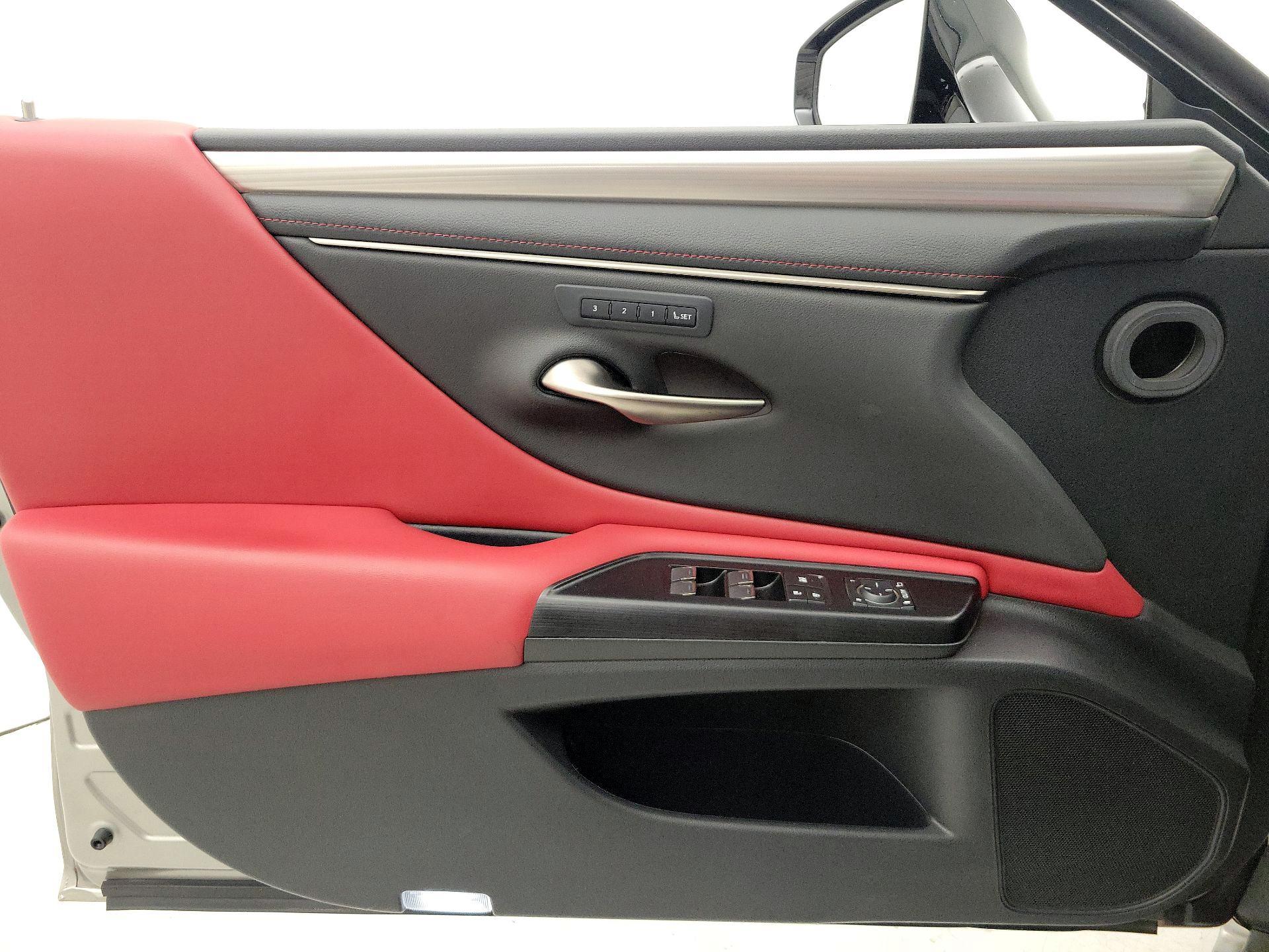 Thumbnail: 2021 Lexus ES - 12