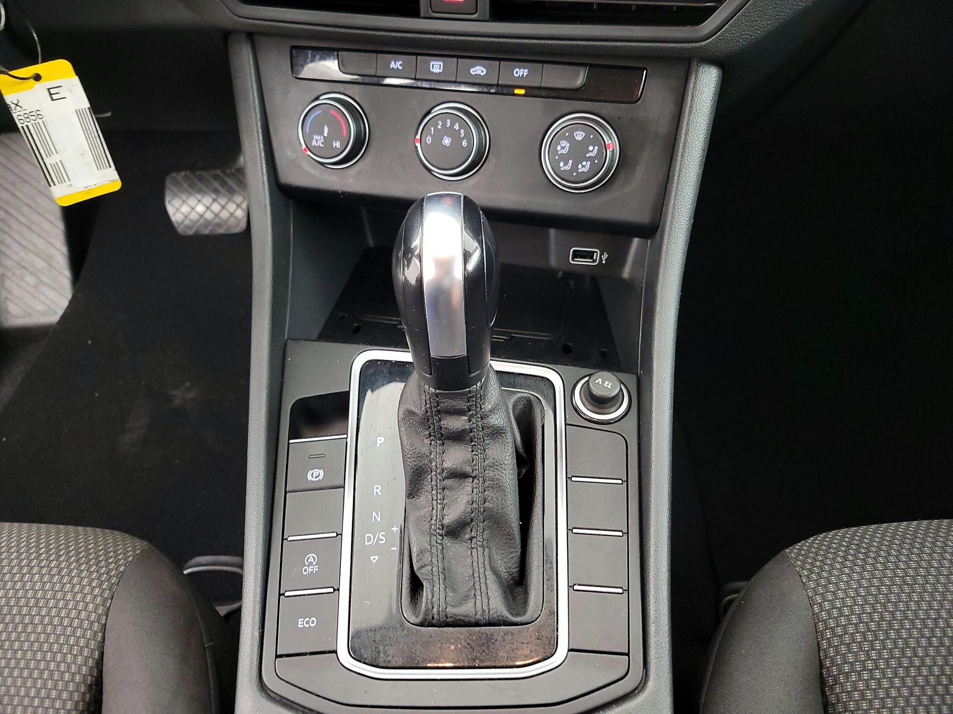 Thumbnail: 2019 Volkswagen Jetta - 17