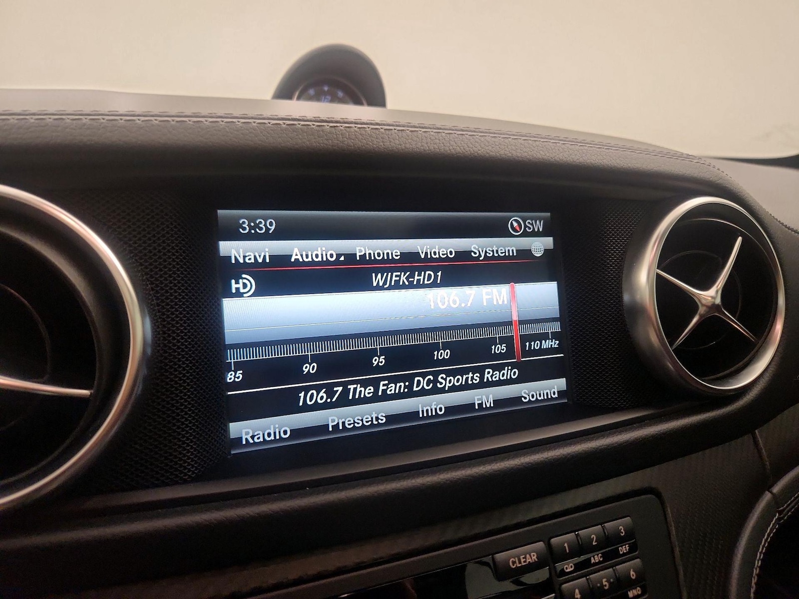 2016 Mercedes-Benz SL-Class SL550 - Photo 17