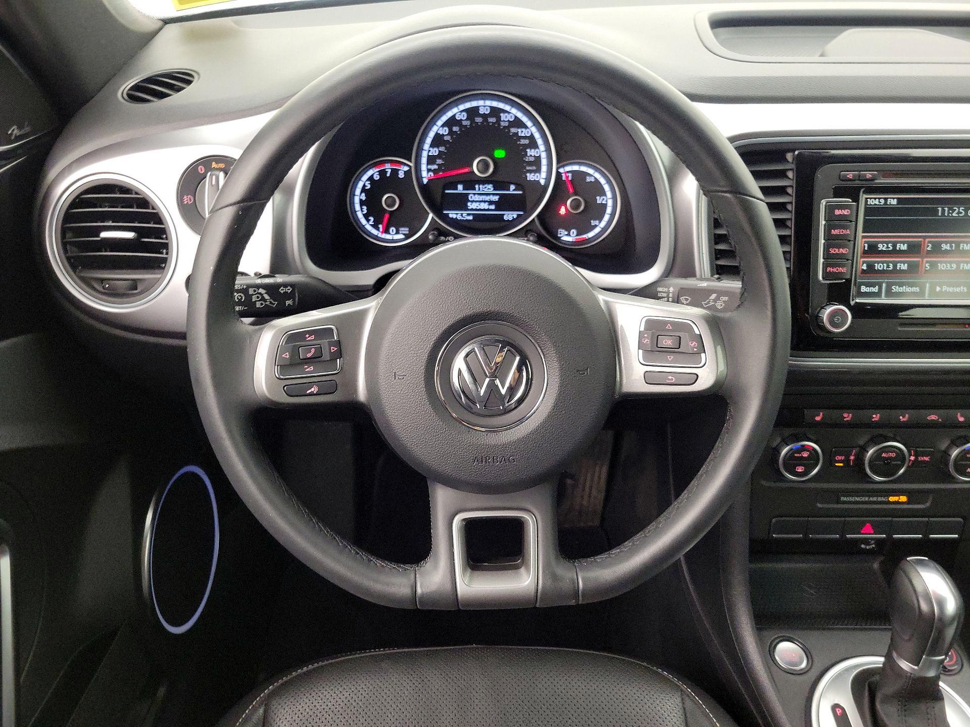 Thumbnail: 2014 Volkswagen Beetle - 10