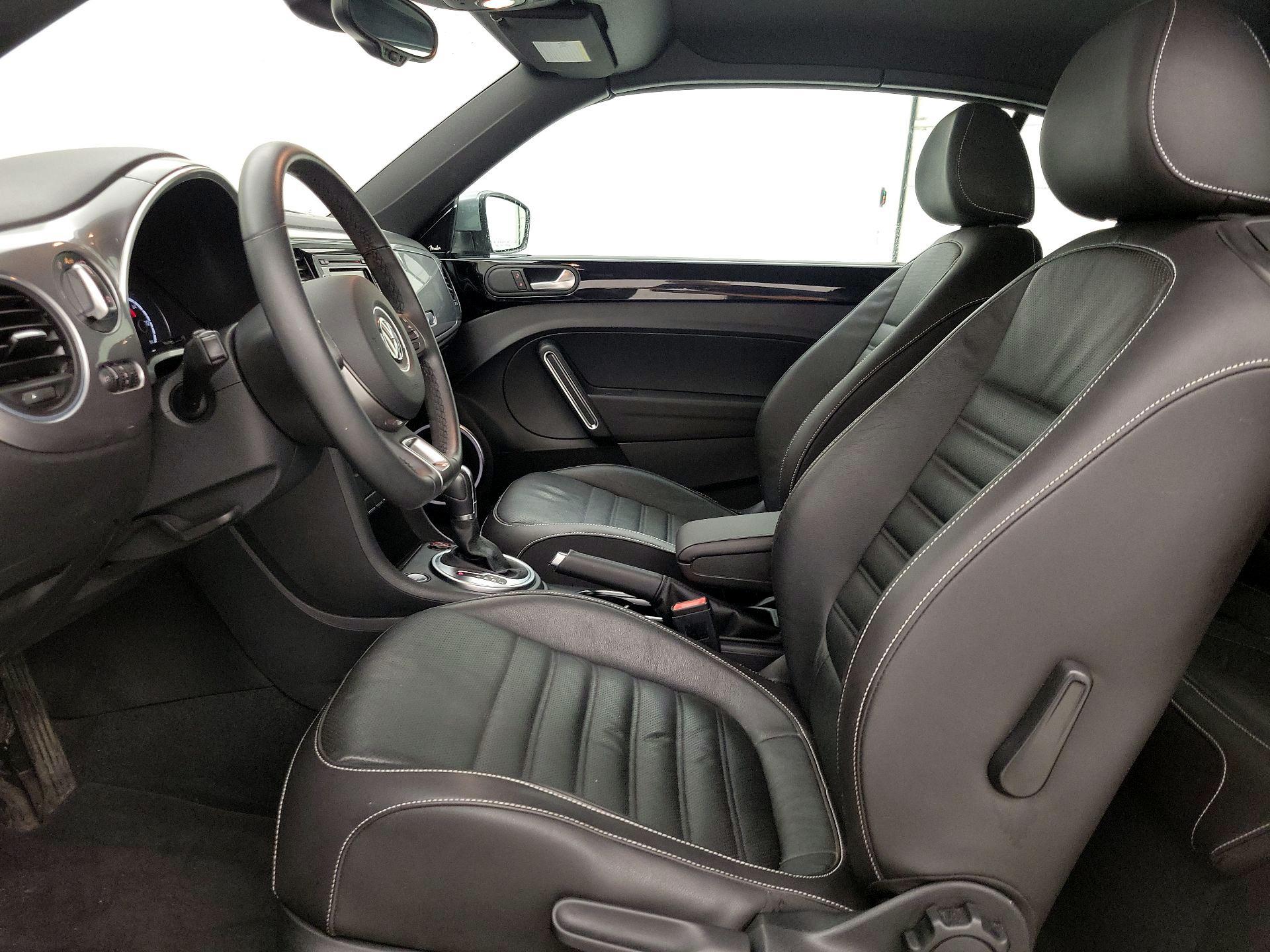 Thumbnail: 2014 Volkswagen Beetle - 11