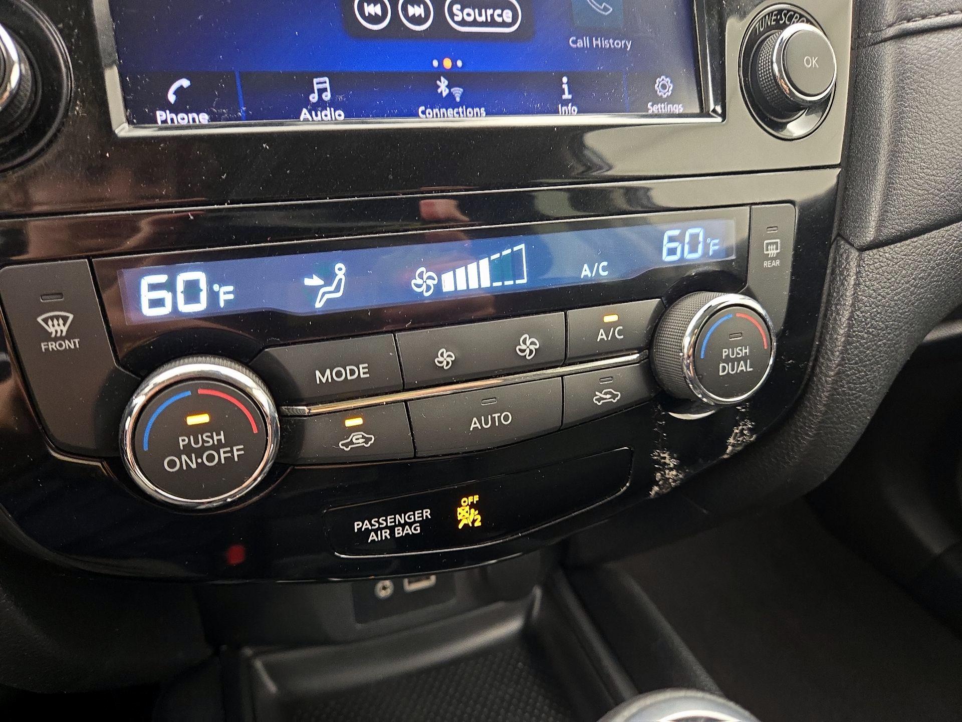 Thumbnail: 2019 Nissan Rogue - 16