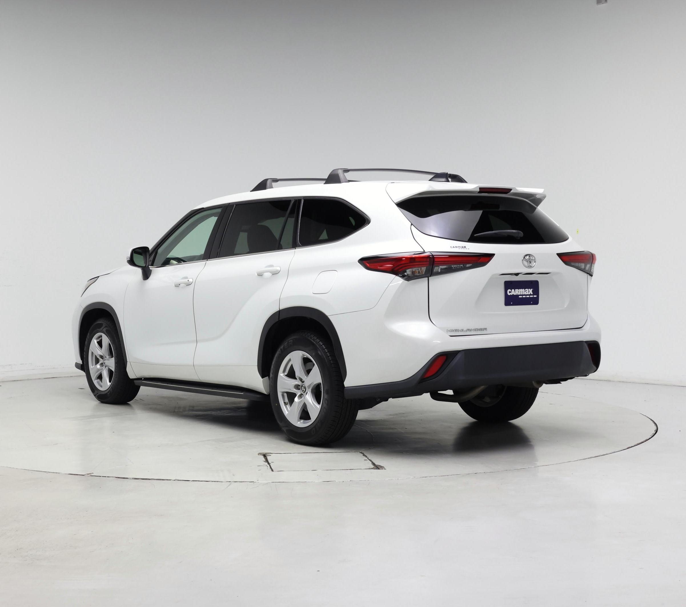 Thumbnail: 2022 Toyota Highlander - 2