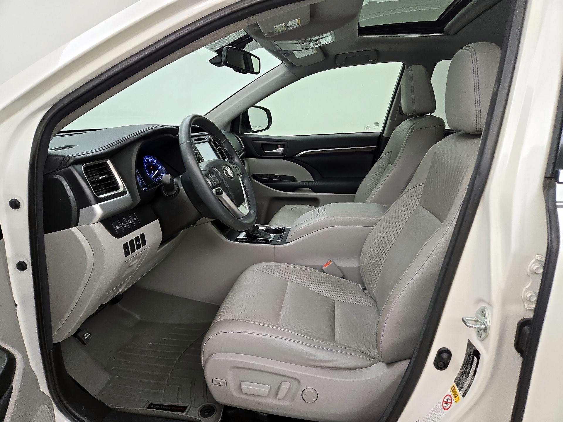 Thumbnail: 2014 Toyota Highlander - 11