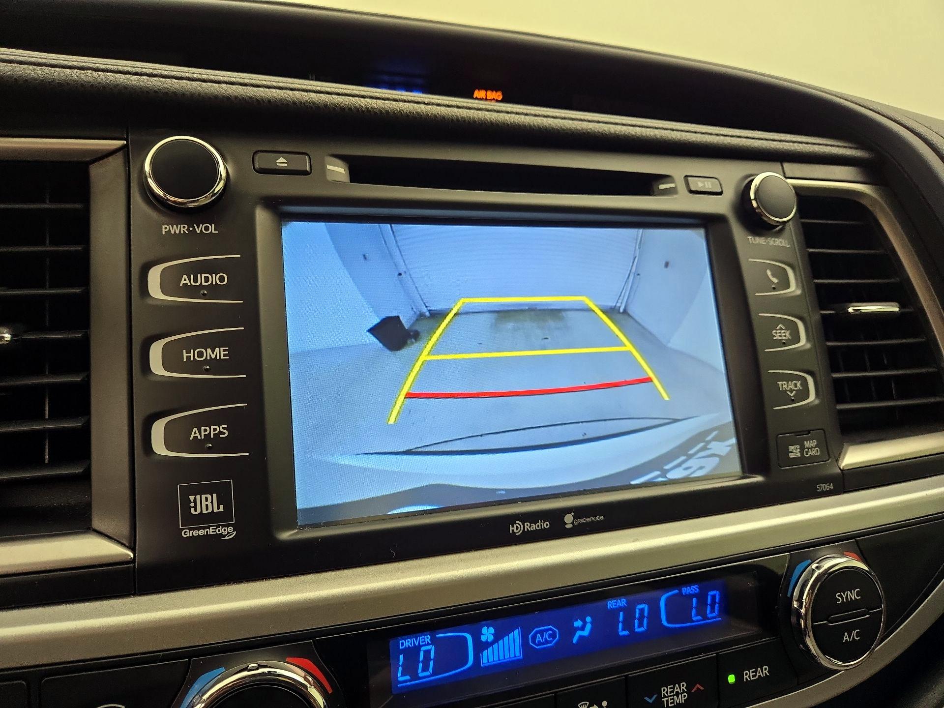 Thumbnail: 2014 Toyota Highlander - 15