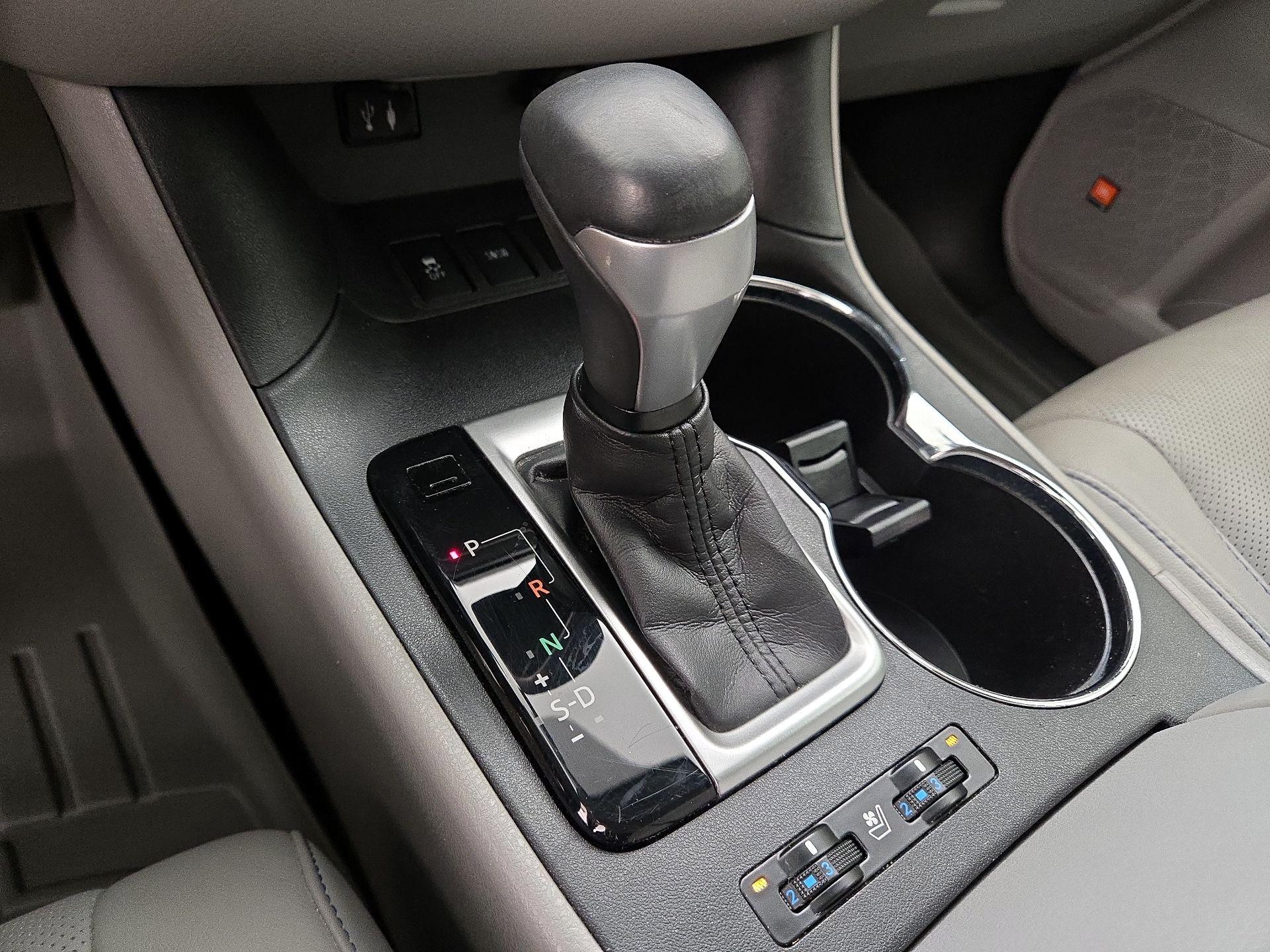Thumbnail: 2014 Toyota Highlander - 18
