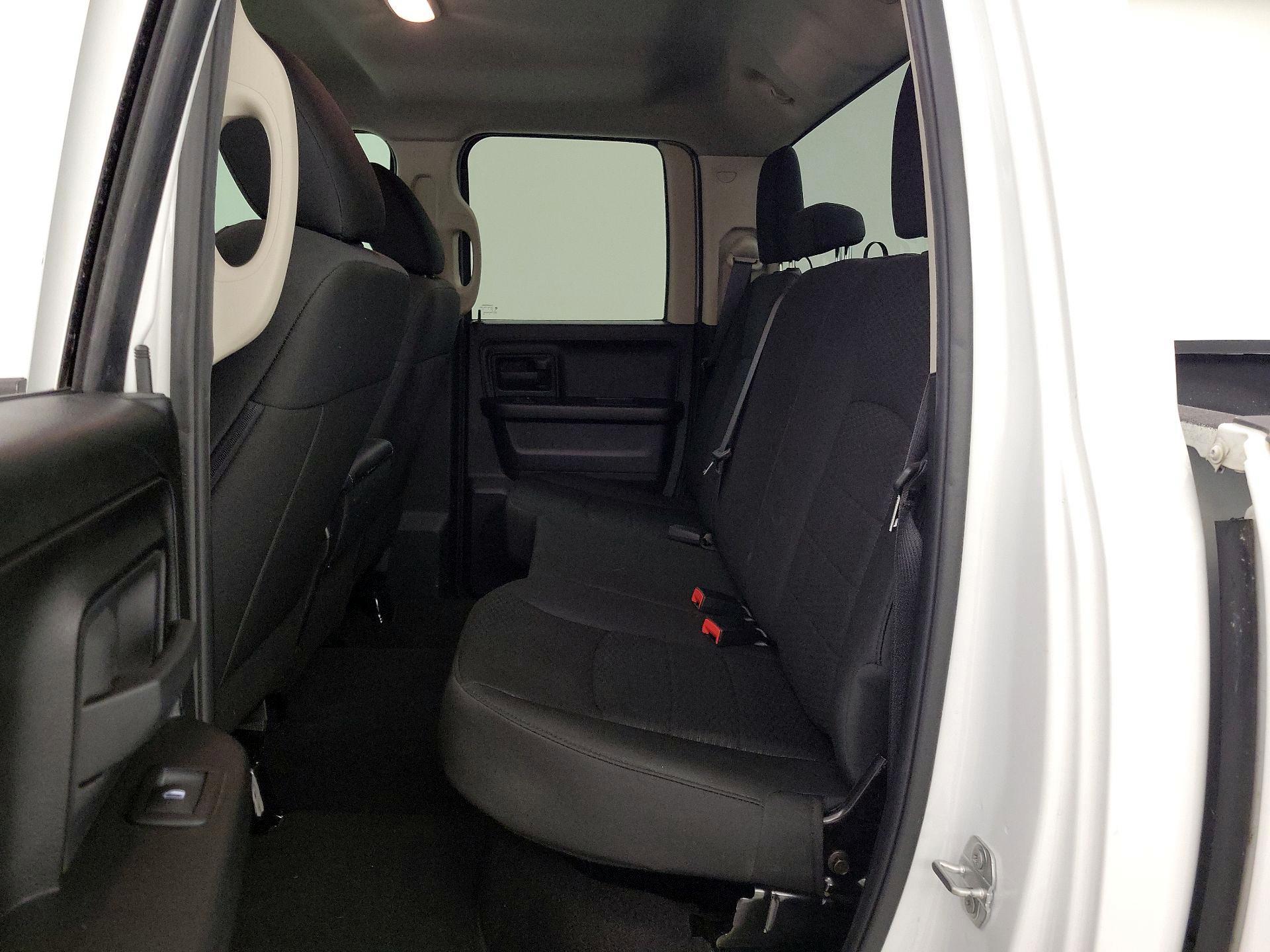 Thumbnail: 2019 RAM 1500 Classic - 18