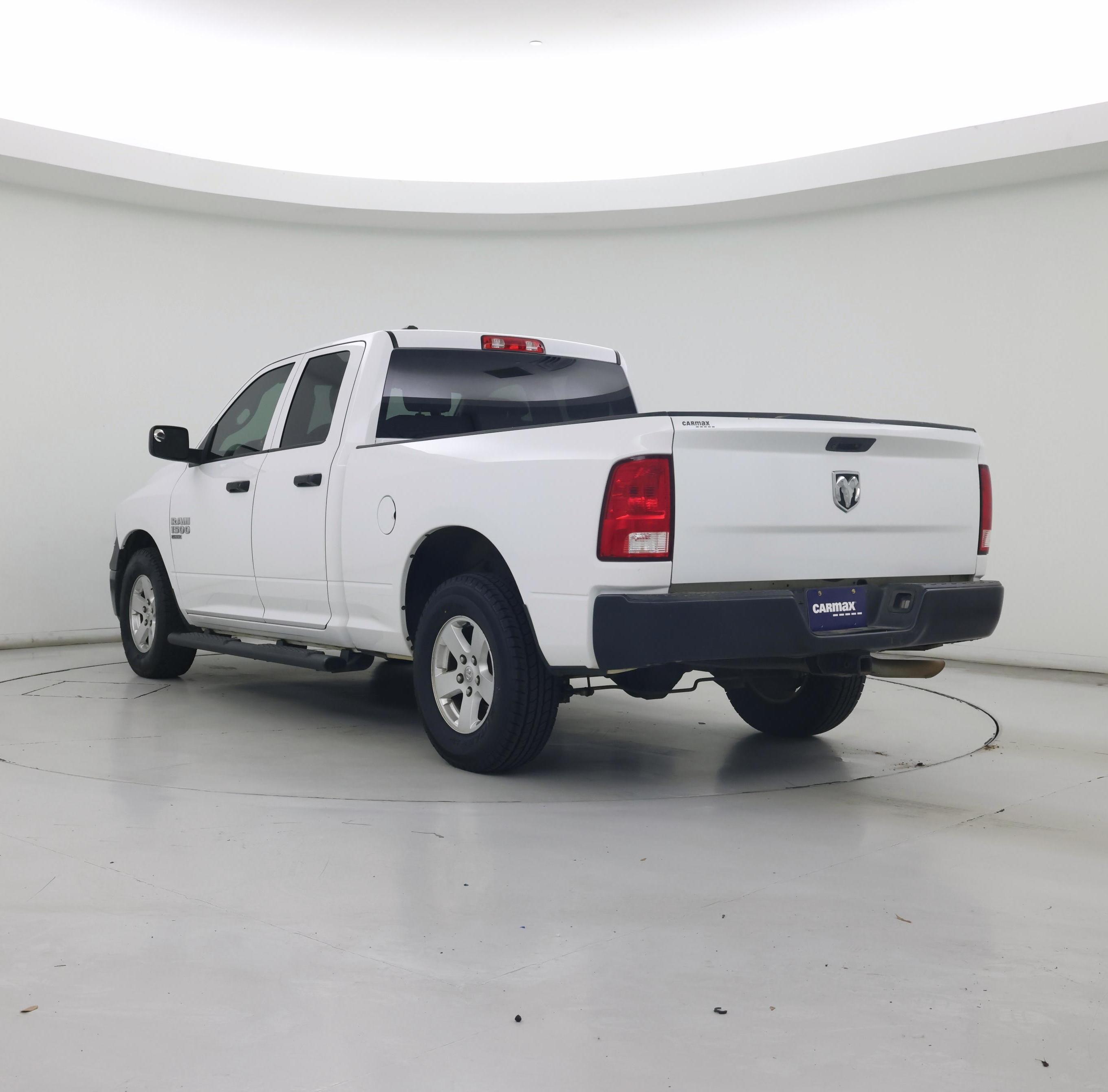 Thumbnail: 2019 RAM 1500 Classic - 2