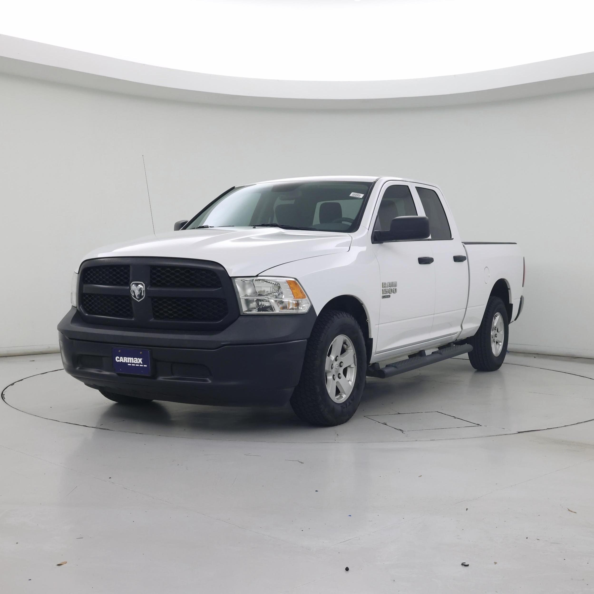Thumbnail: 2019 RAM 1500 Classic - 4