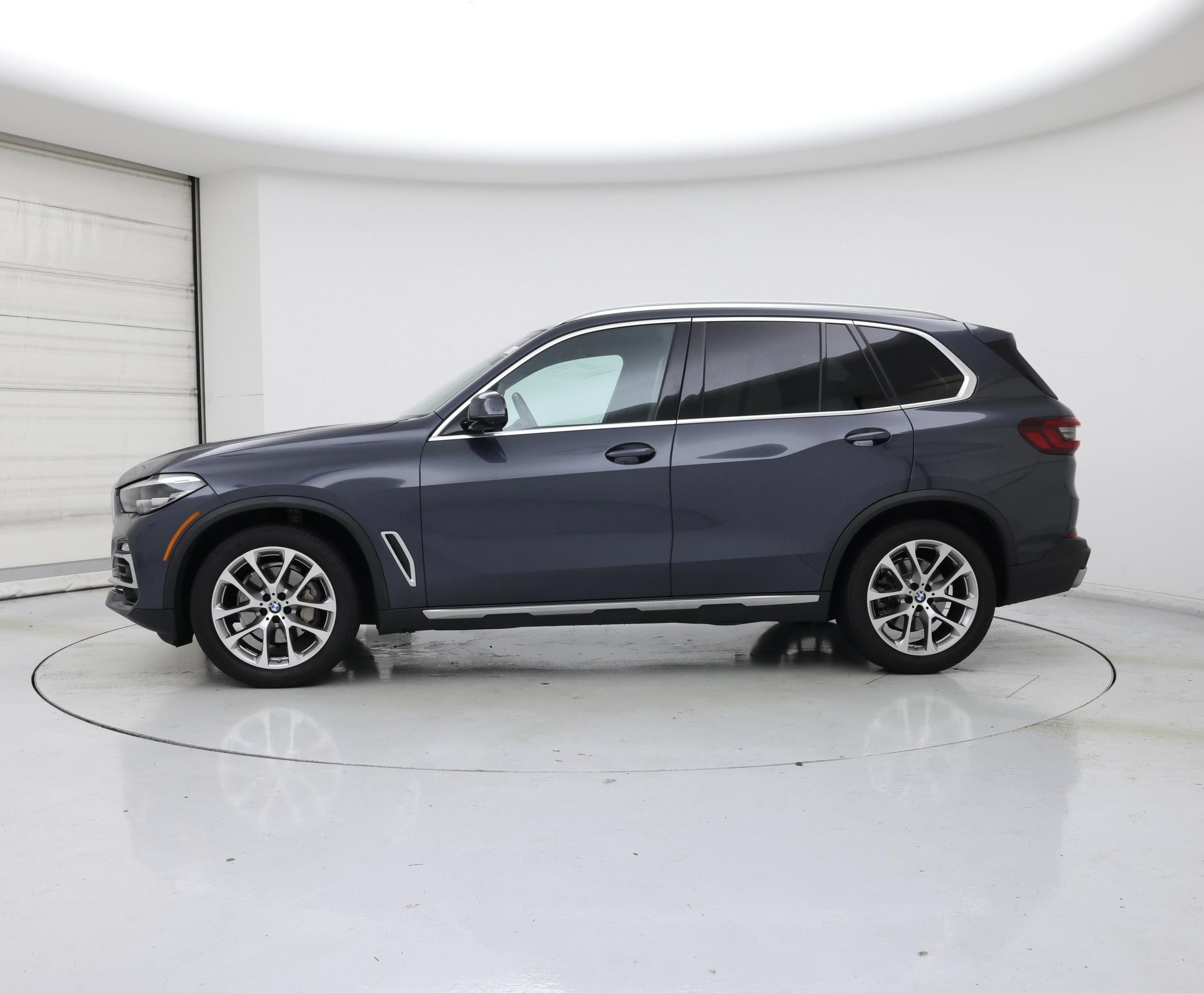 Thumbnail: 2021 BMW X5 - 3