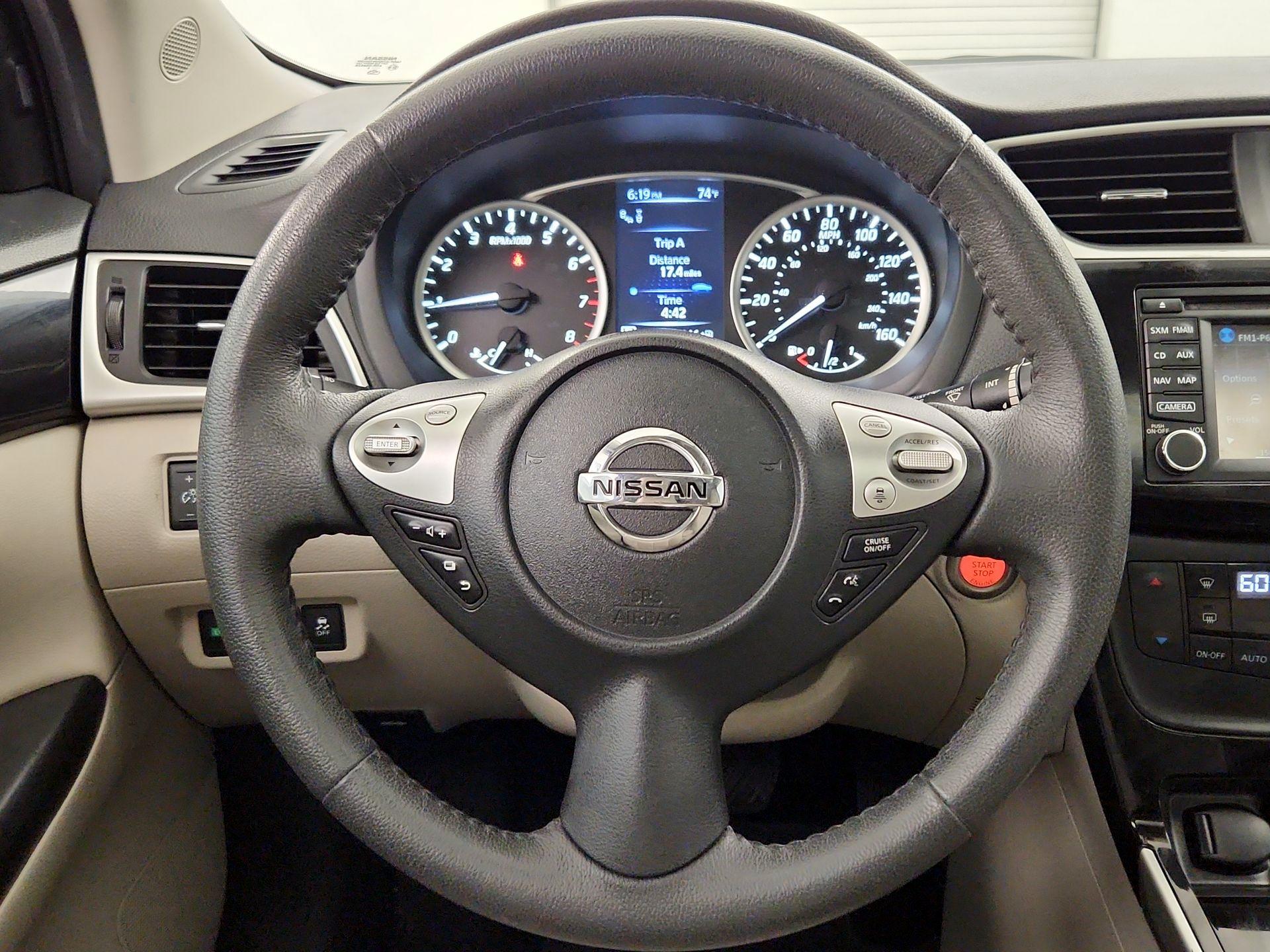 Thumbnail: 2016 Nissan Sentra - 10