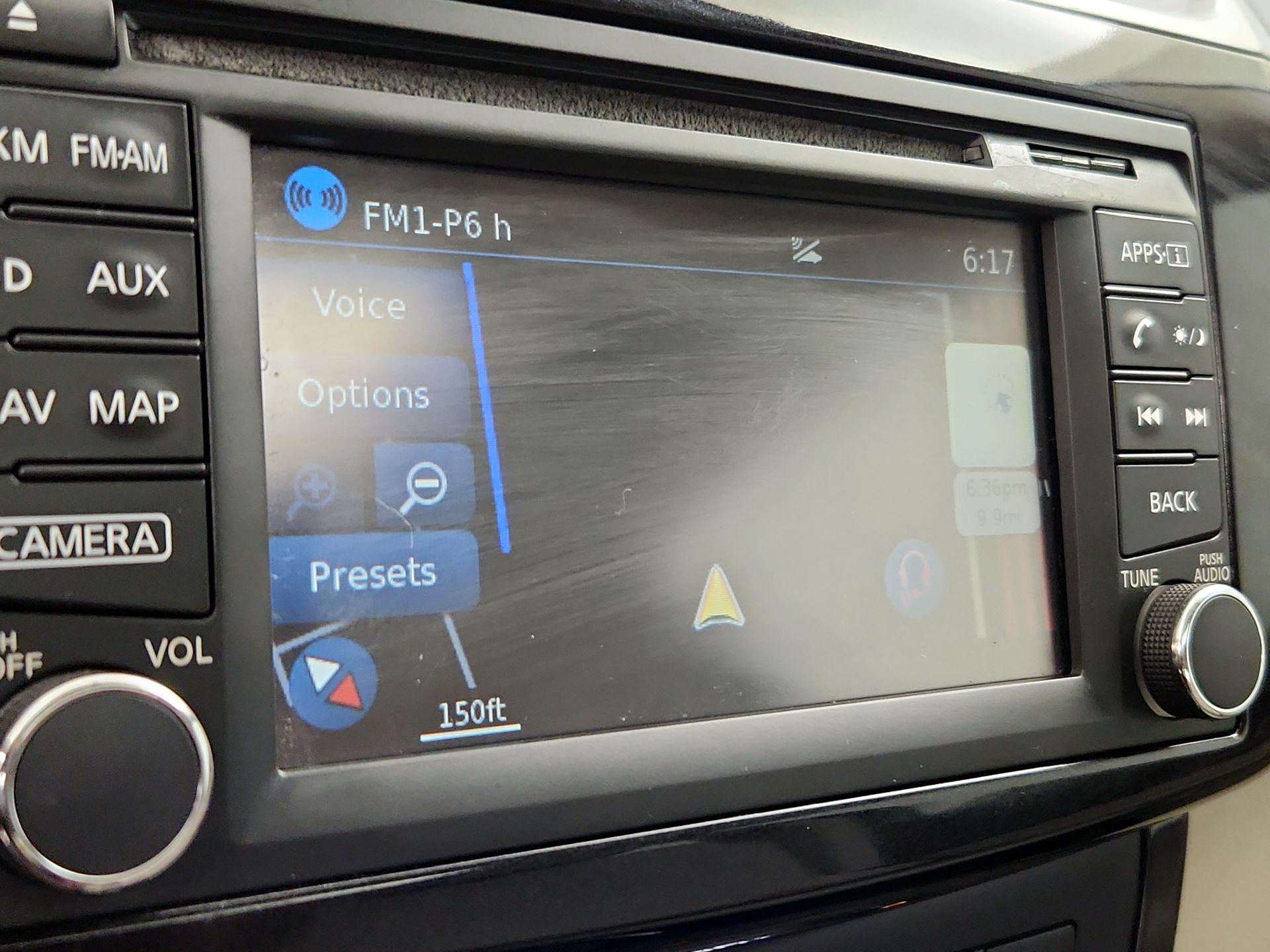 Thumbnail: 2016 Nissan Sentra - 14