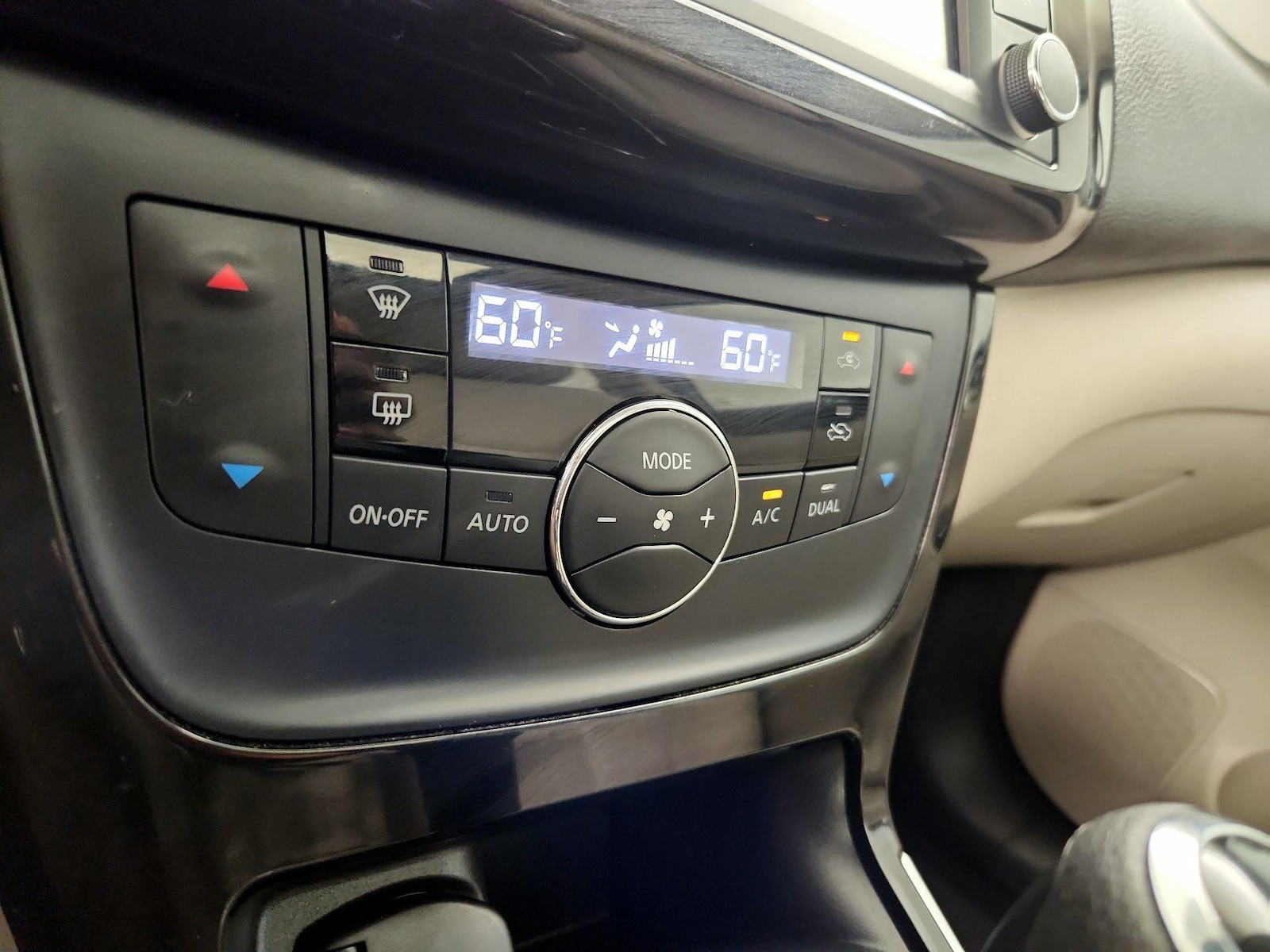 2016 Nissan Sentra SL - Photo 18