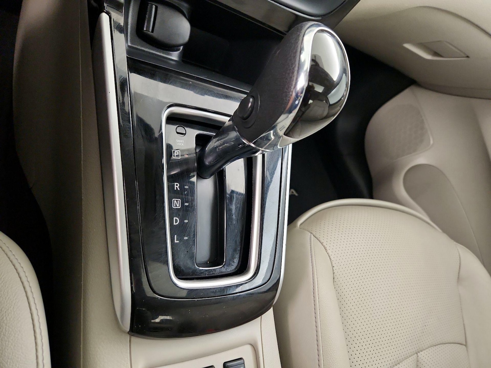 2016 Nissan Sentra SL - Photo 19