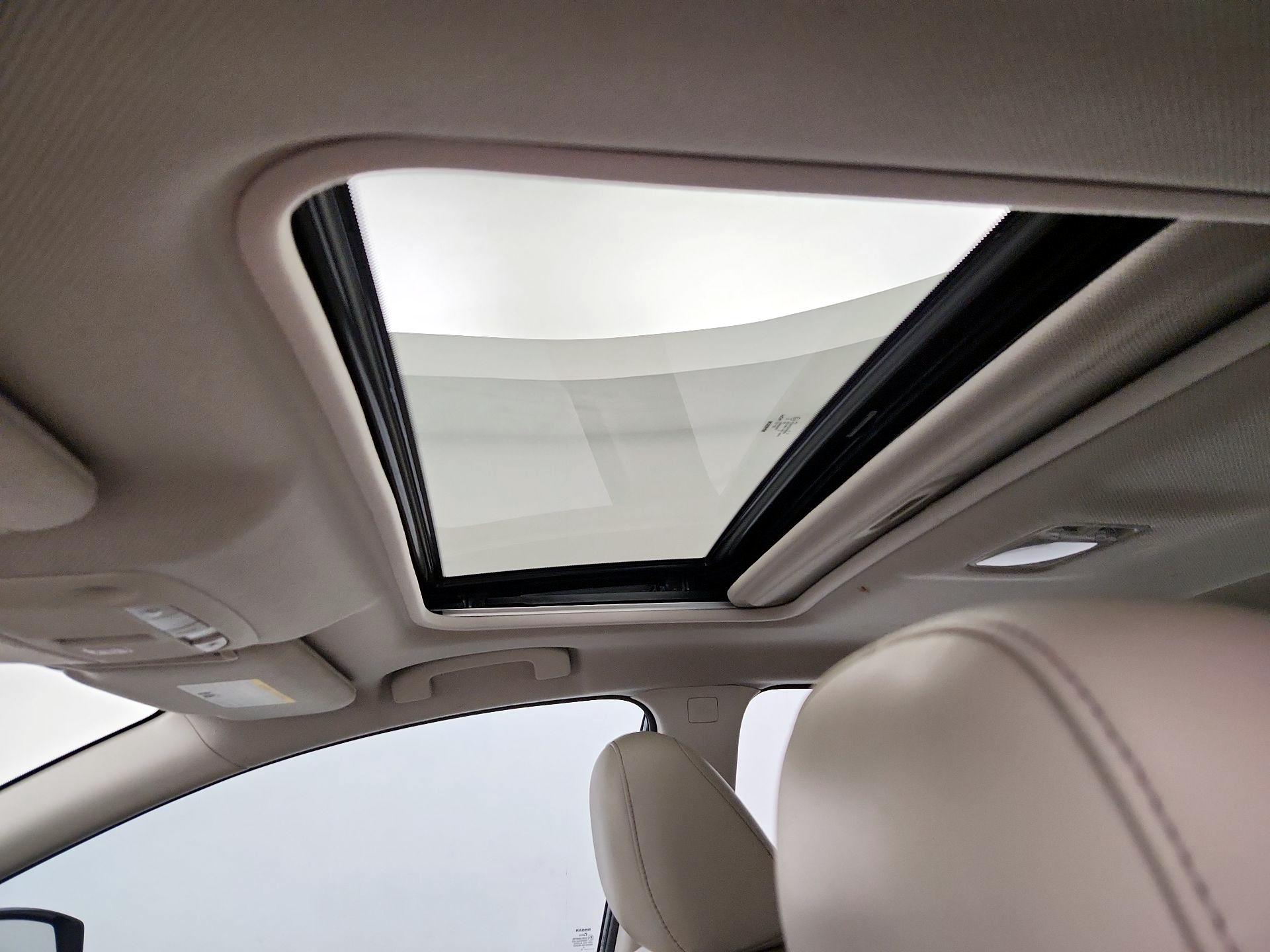 Thumbnail: 2016 Nissan Sentra - 20