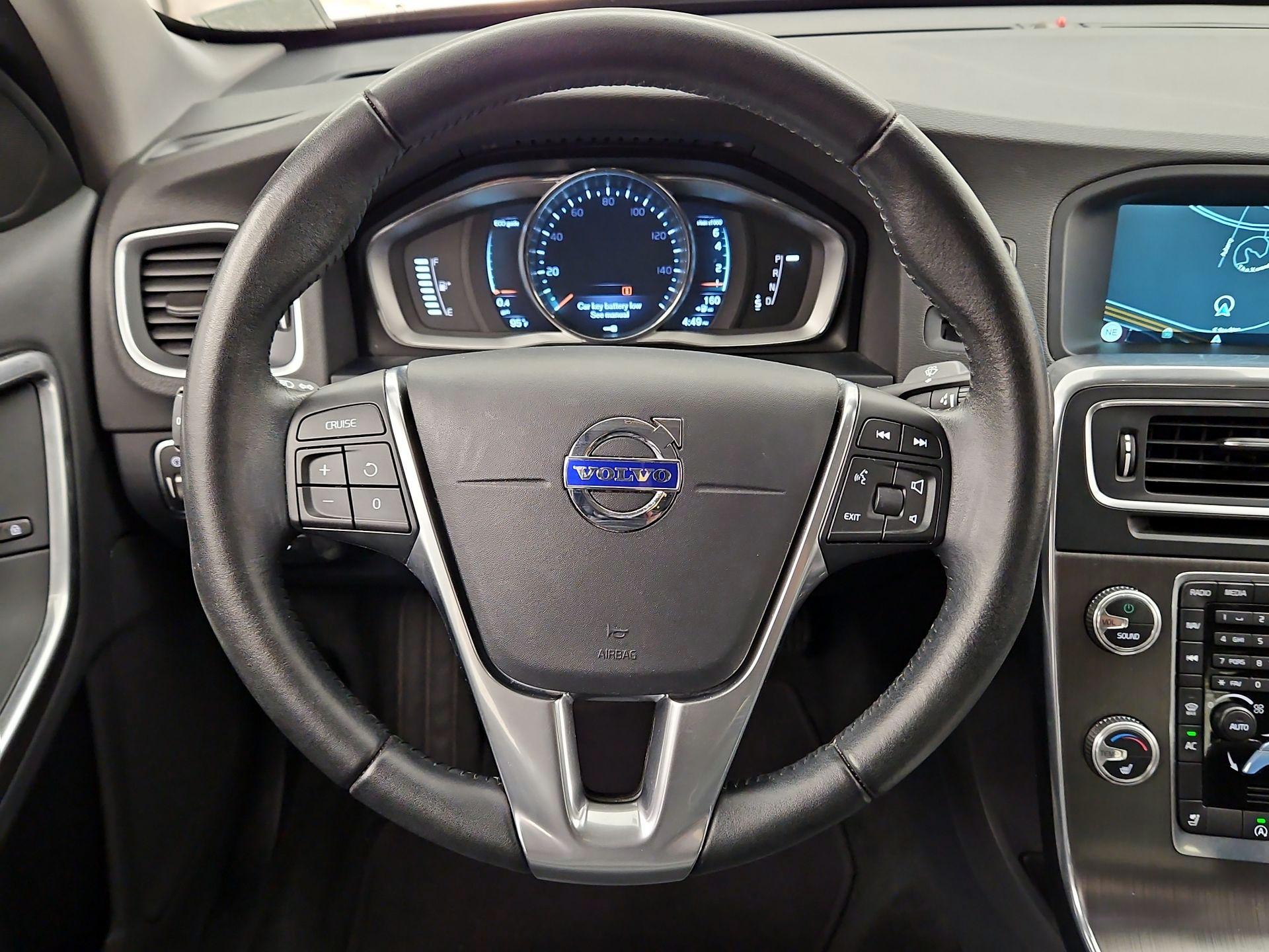 Thumbnail: 2016 Volvo S60 - 10