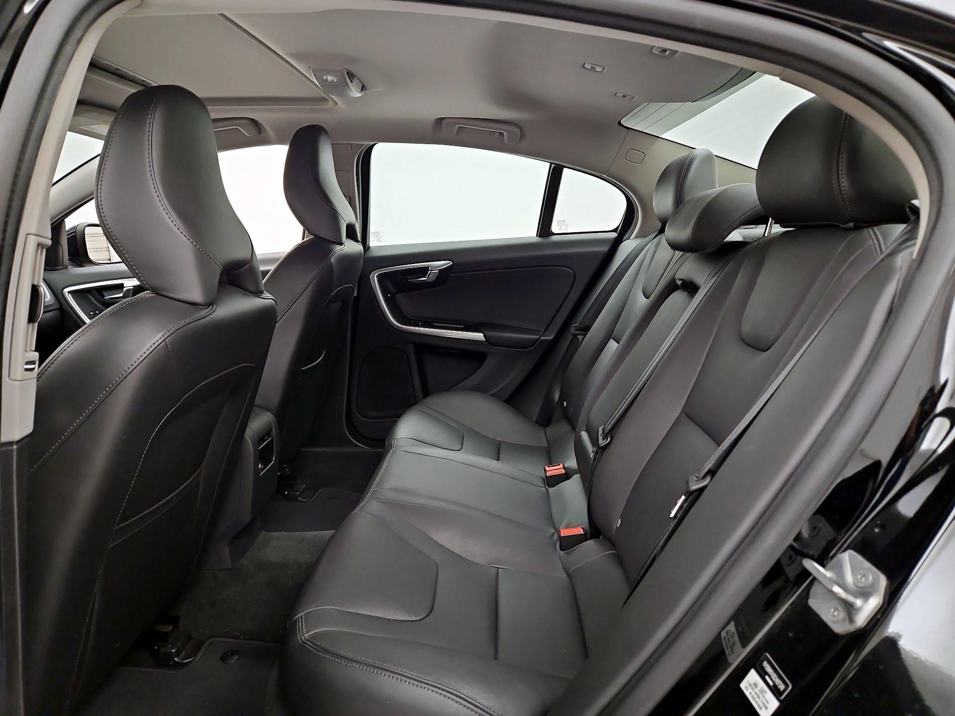 Thumbnail: 2016 Volvo S60 - 19