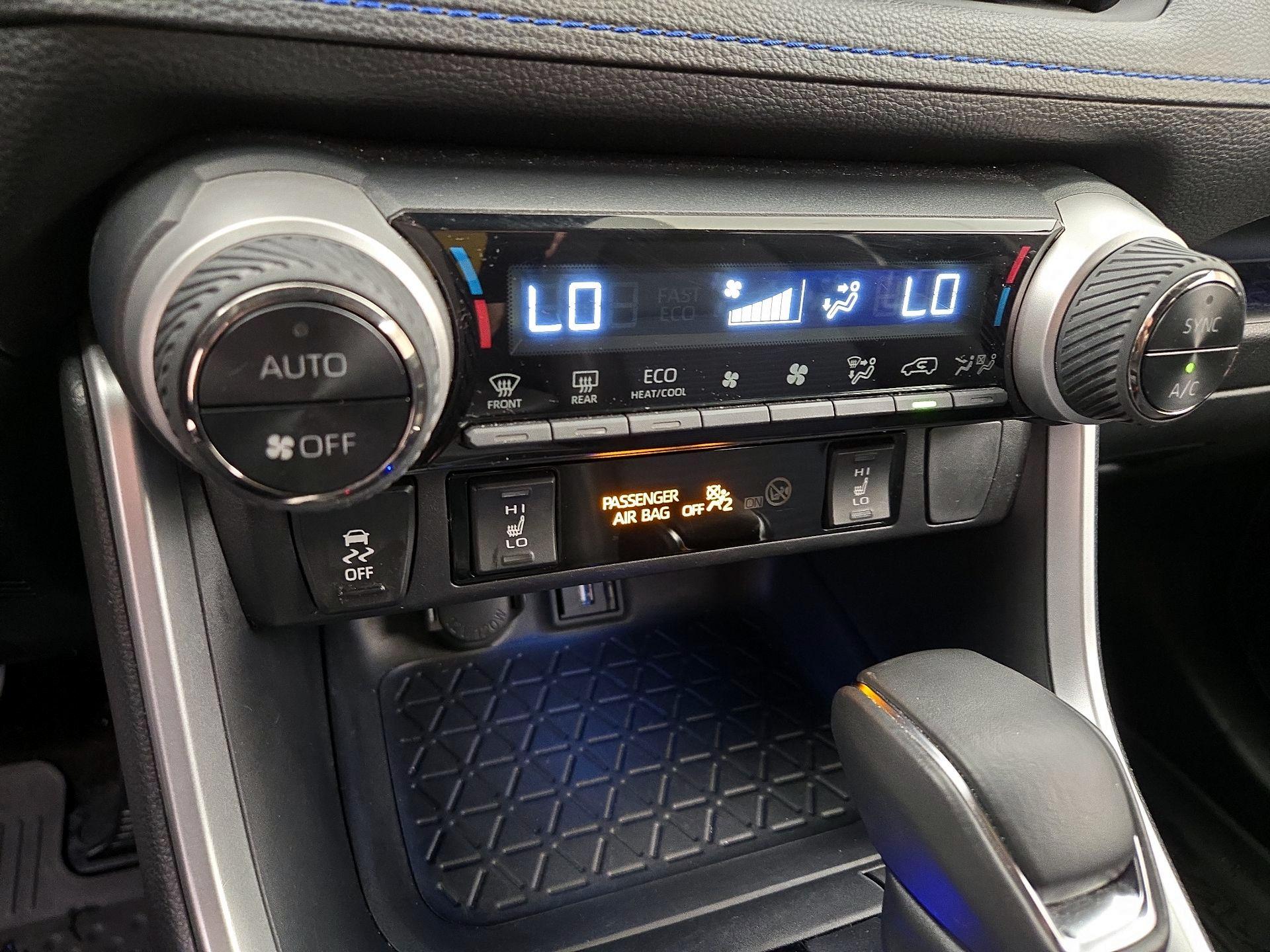 Thumbnail: 2021 Toyota RAV4 - 16